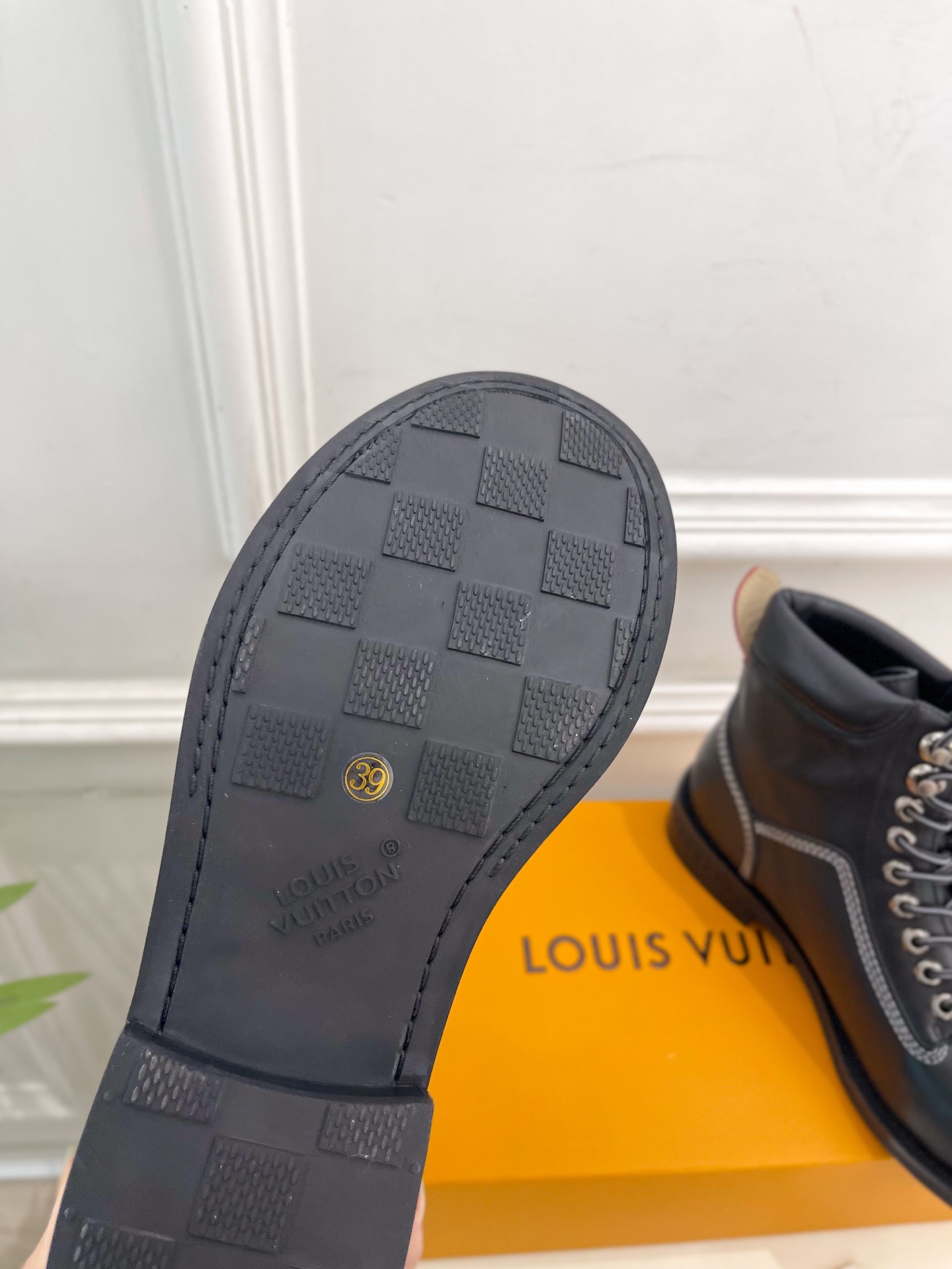 LV | 路易威登 25𝐬𝐬🧡💚2025秋冬新品 顶级版本⚠️专柜主打最新款 LV BUBBLE 系带登