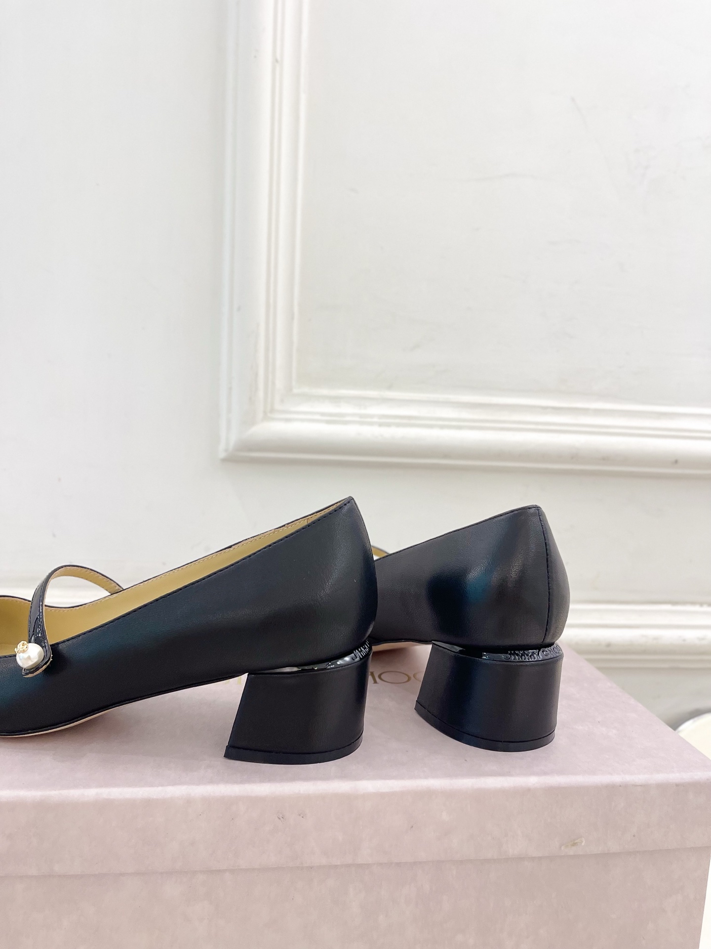 JimmyChoo✨吉米周 25ss ——— 2025秋冬新品 专柜最新 ELISA 45拼色珍珠粗跟玛
