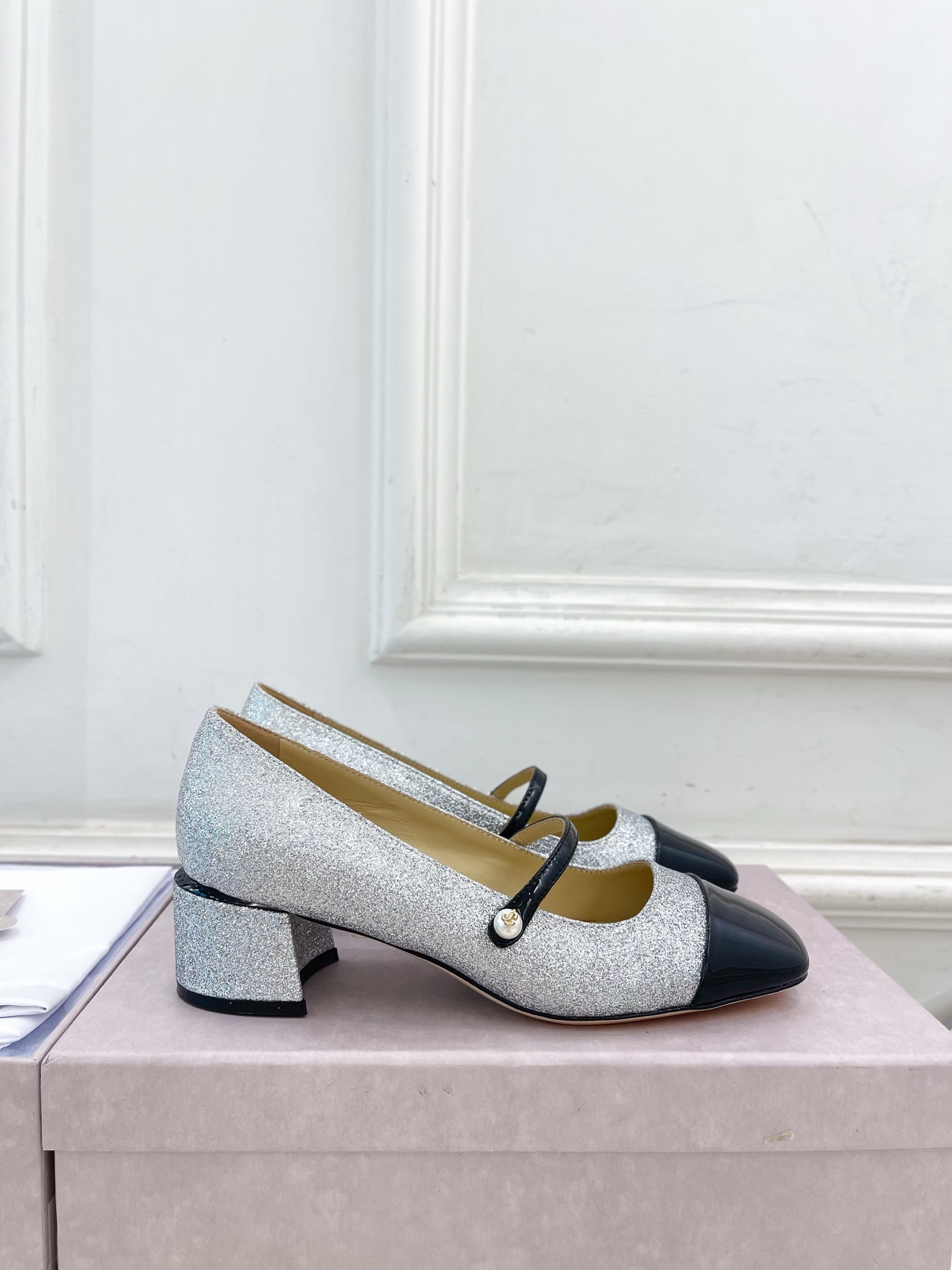 JimmyChoo✨吉米周 25ss ——— 2025秋冬新品 专柜最新 ELISA 45拼色珍珠粗跟玛