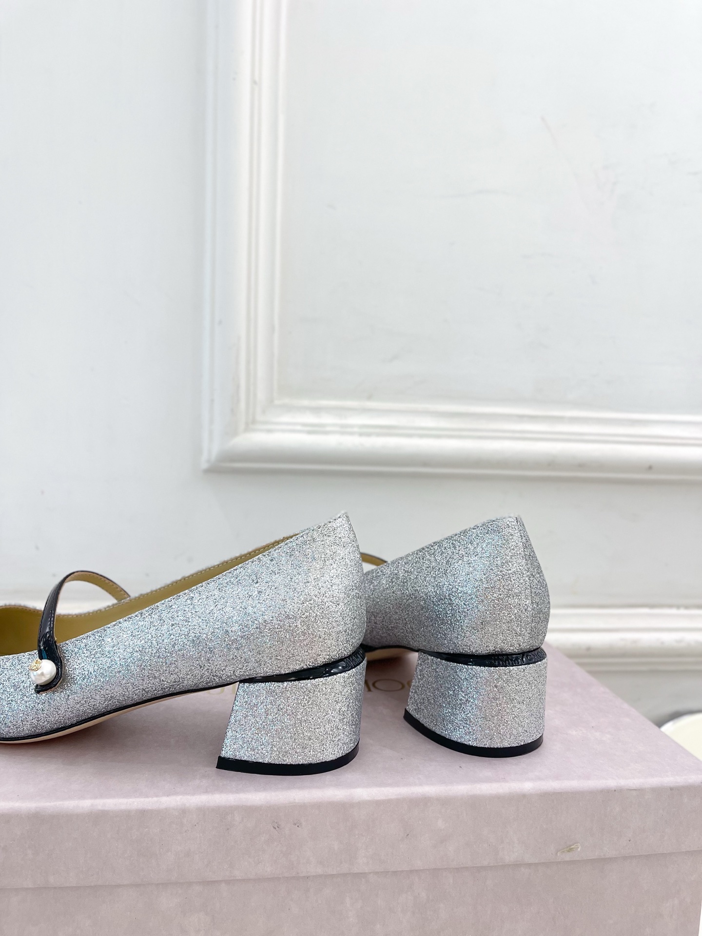 JimmyChoo✨吉米周 25ss ——— 2025秋冬新品 专柜最新 ELISA 45拼色珍珠粗跟玛