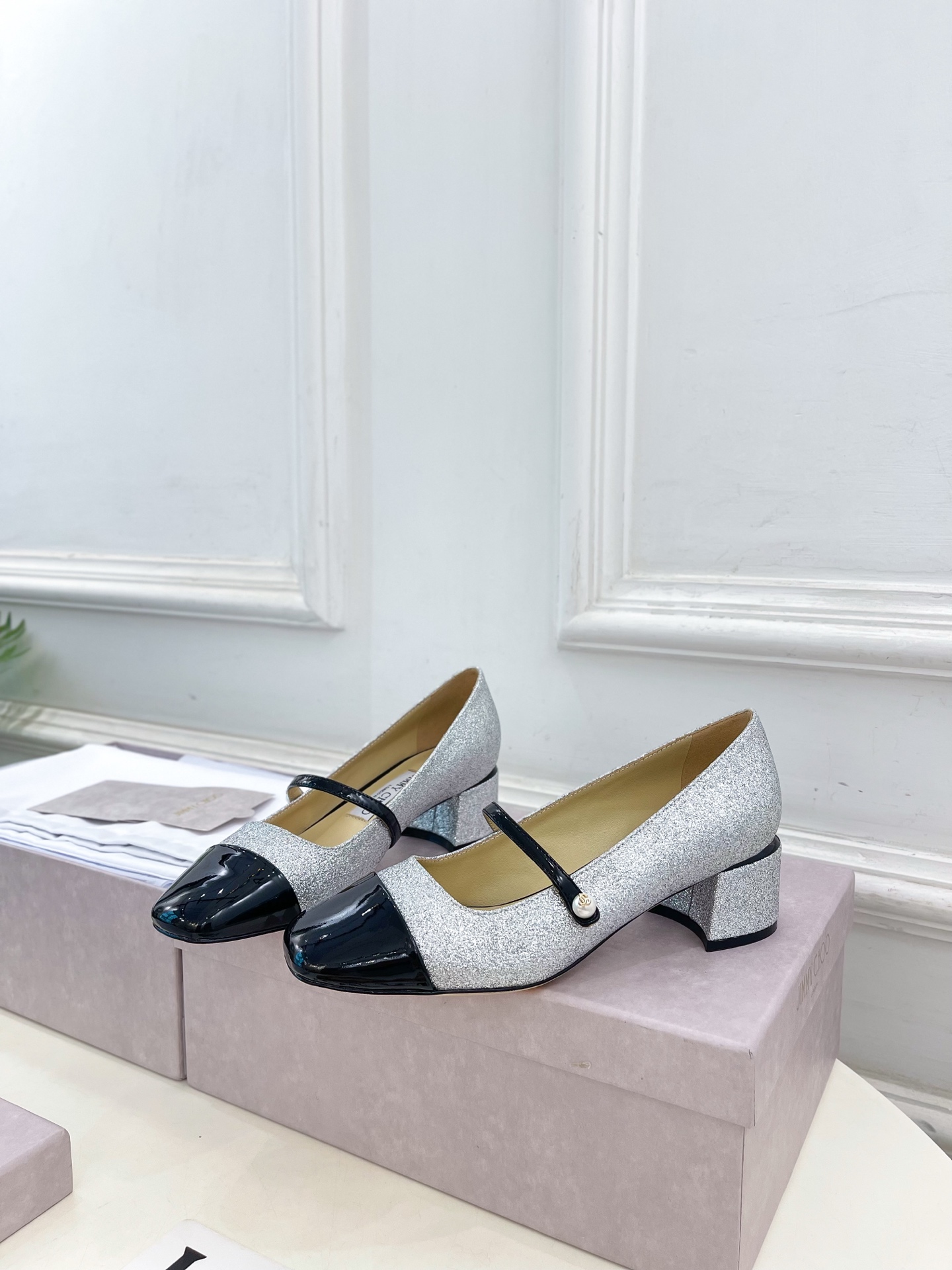 JimmyChoo✨吉米周 25ss ——— 2025秋冬新品 专柜最新 ELISA 45拼色珍珠粗跟玛