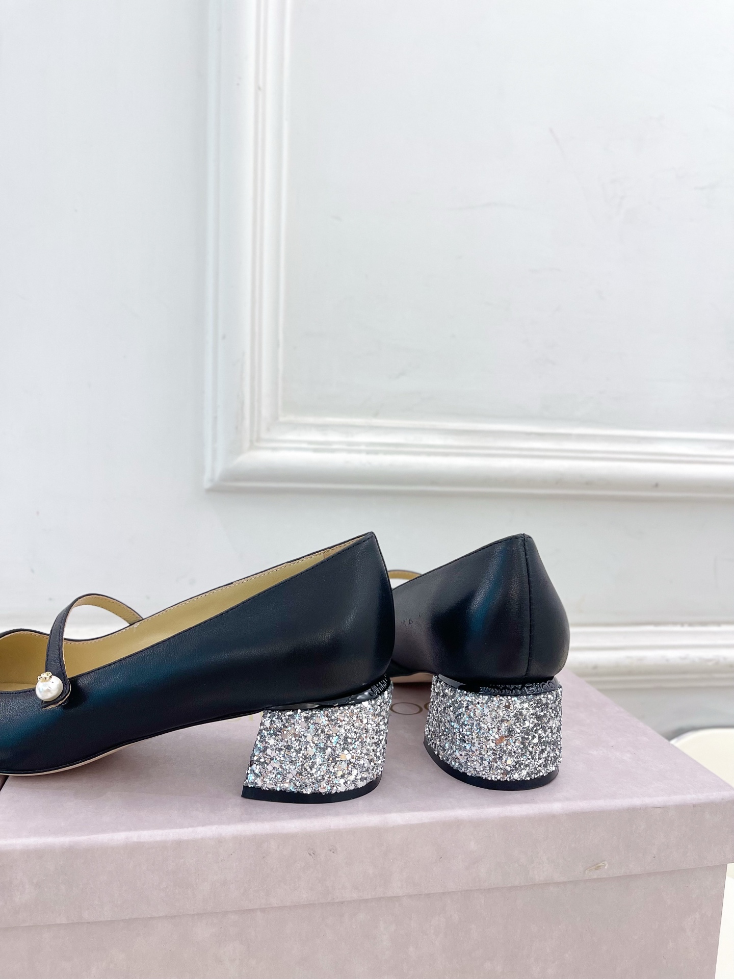 JimmyChoo✨吉米周 25ss ——— 2025秋冬新品 专柜最新 ELISA 45拼色珍珠粗跟玛