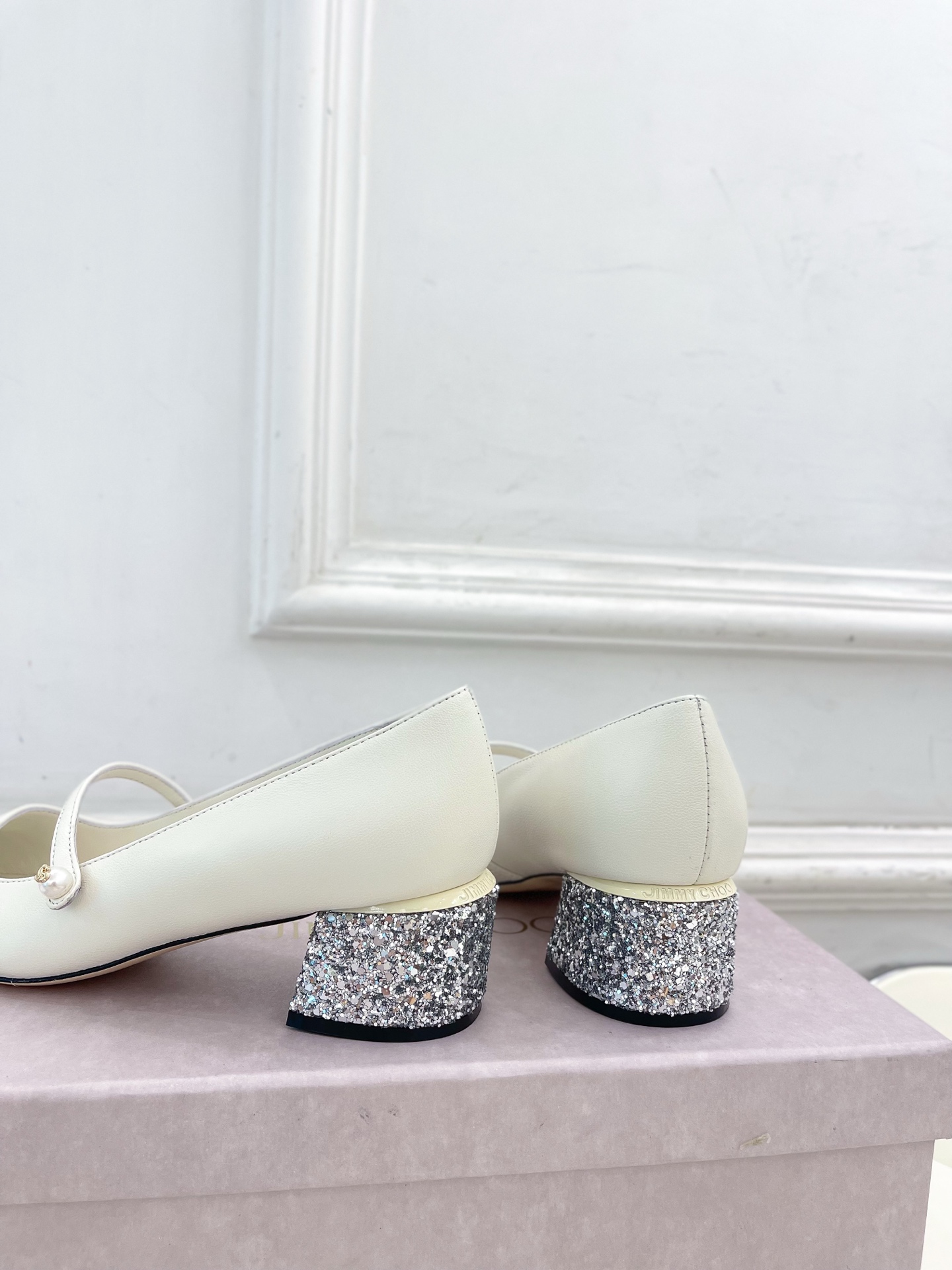 JimmyChoo✨吉米周 25ss ——— 2025秋冬新品 专柜最新 ELISA 45拼色珍珠粗跟玛