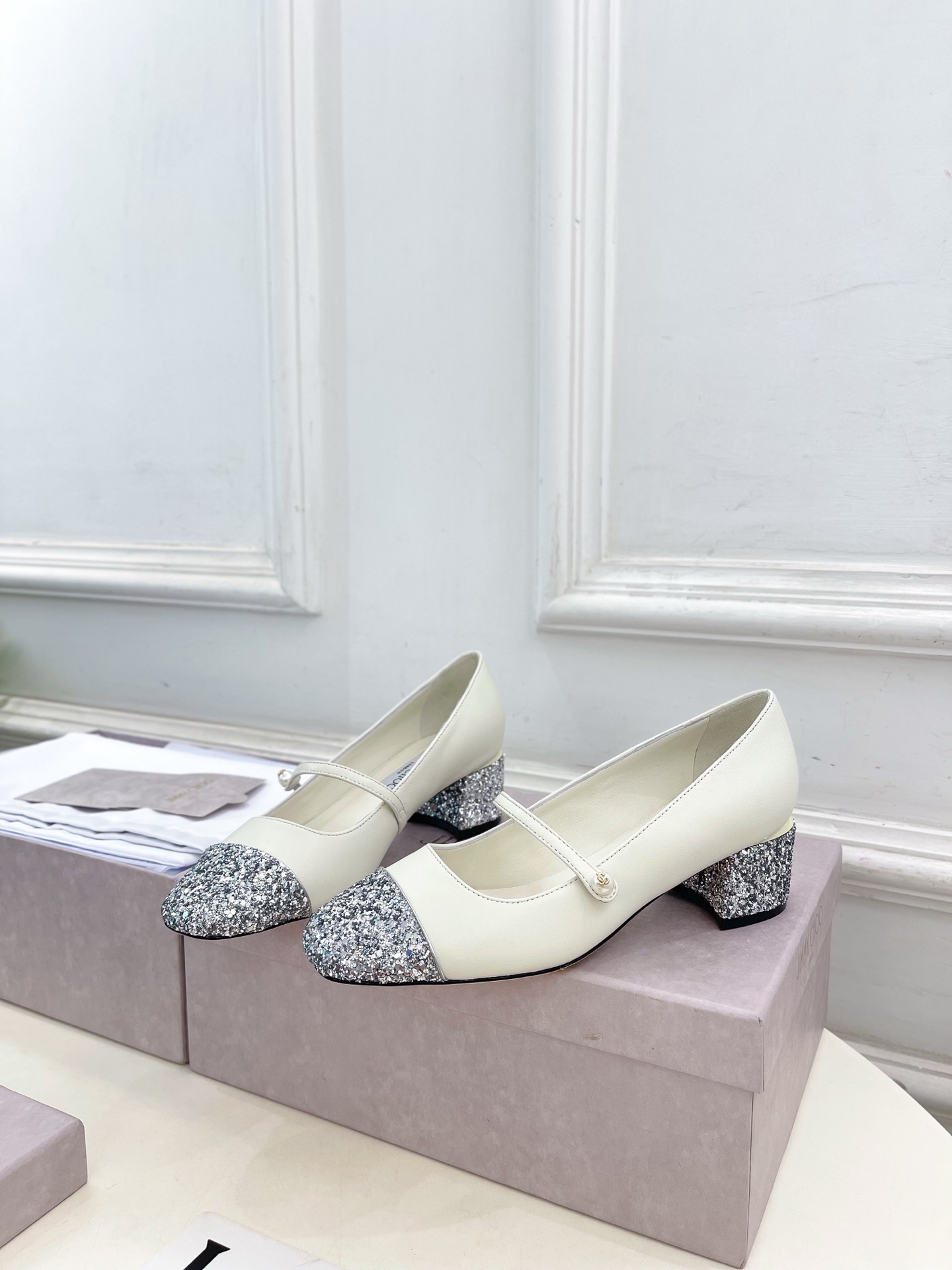 JimmyChoo✨吉米周 25ss ——— 2025秋冬新品 专柜最新 ELISA 45拼色珍珠粗跟玛