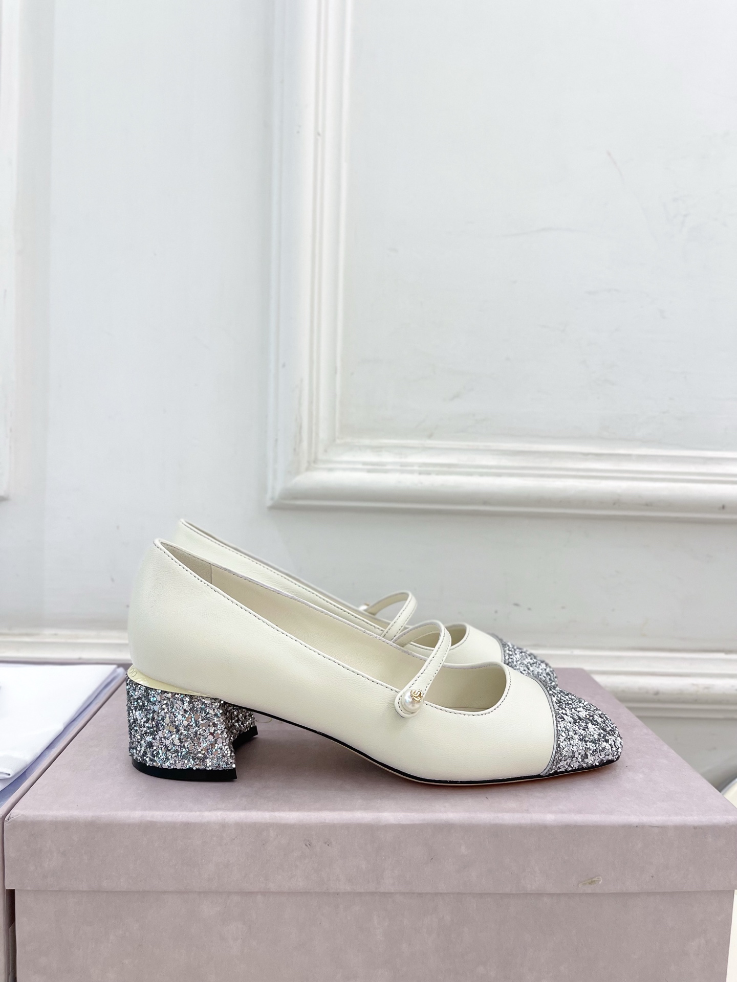JimmyChoo✨吉米周 25ss ——— 2025秋冬新品 专柜最新 ELISA 45拼色珍珠粗跟玛