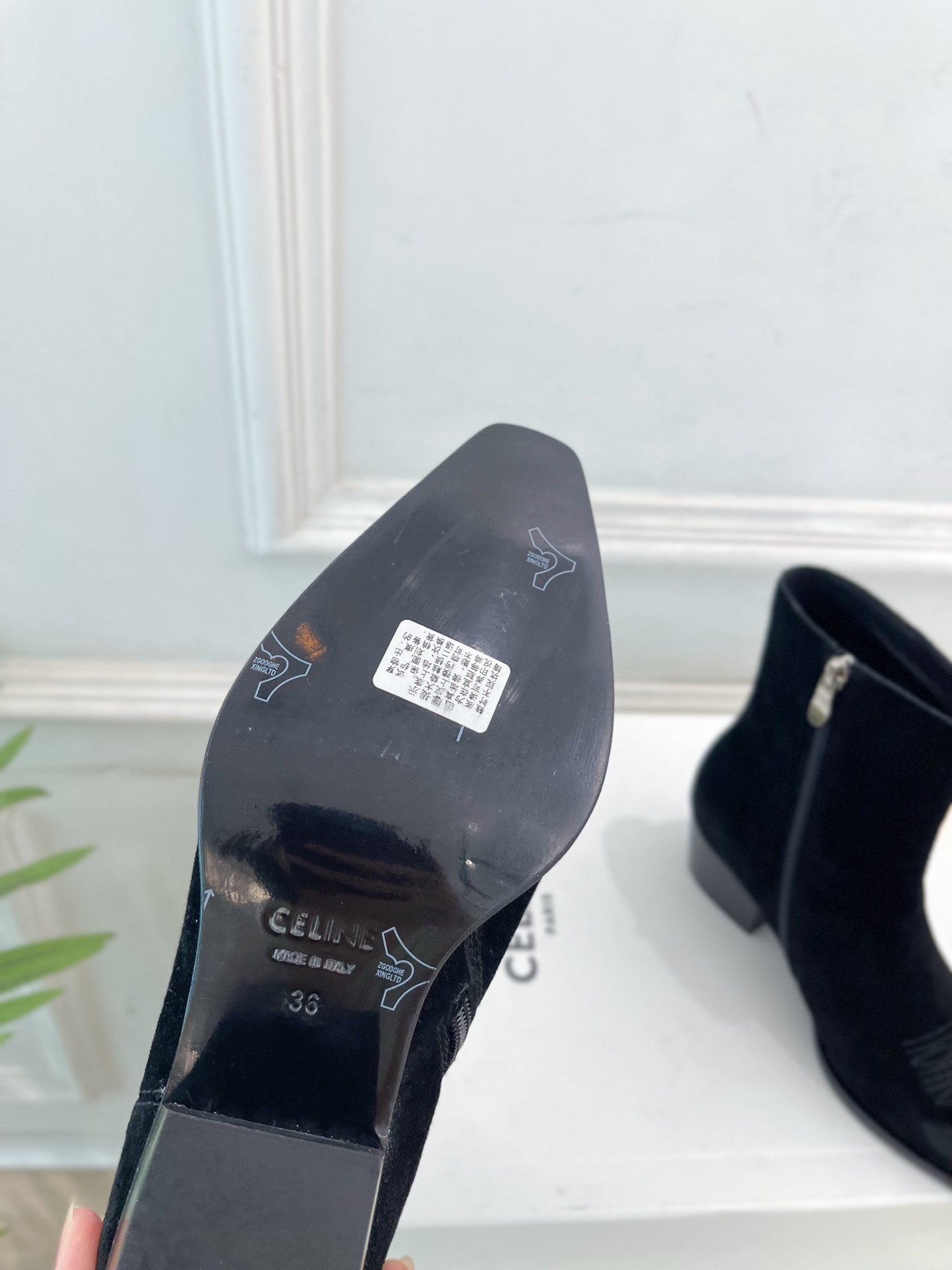 CELINE | 赛琳 25𝐬𝐬 💛2025秋冬新品 复古金属头西部粗跟短靴上新!🔜BS 这一季的赛琳真