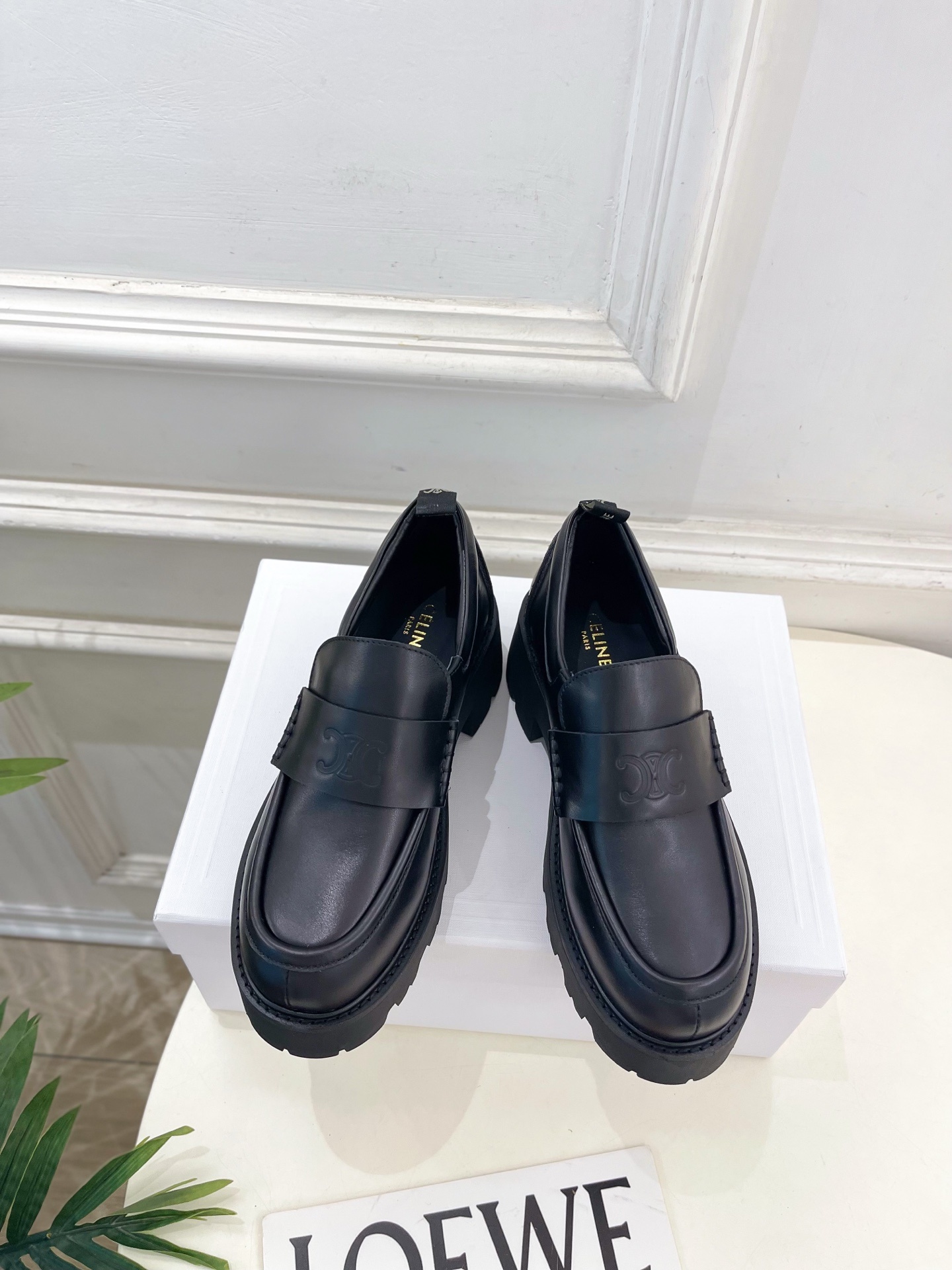 CELINE | 赛琳 25𝐬𝐬 💛2025秋冬新品 凯旋门TRIOMPHE厚底复古乐福鞋上新!🔜BS