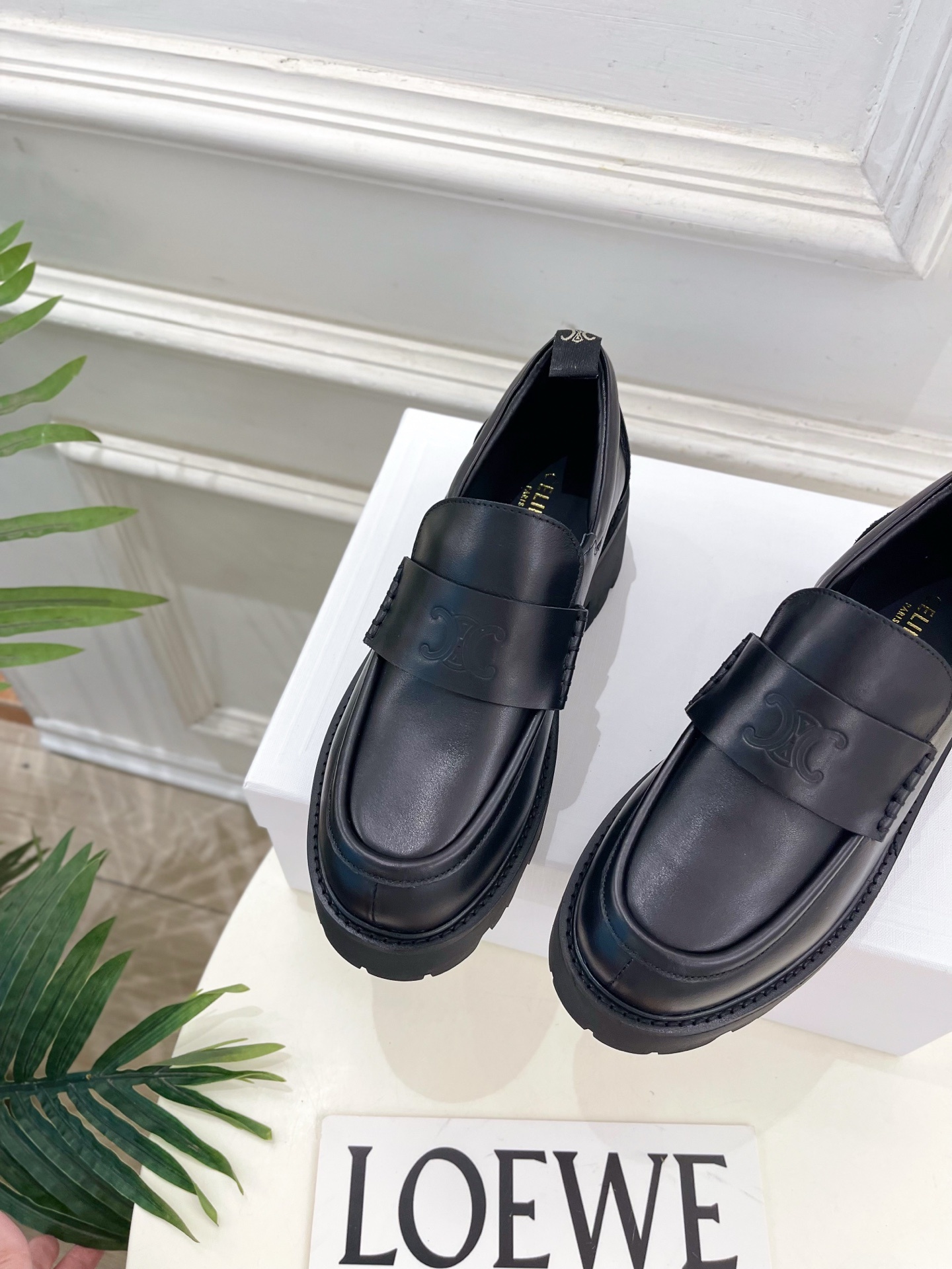 CELINE | 赛琳 25𝐬𝐬 💛2025秋冬新品 凯旋门TRIOMPHE厚底复古乐福鞋上新!🔜BS