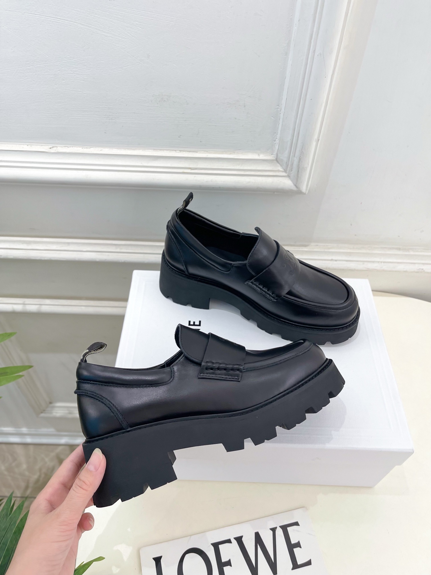CELINE | 赛琳 25𝐬𝐬 💛2025秋冬新品 凯旋门TRIOMPHE厚底复古乐福鞋上新!🔜BS