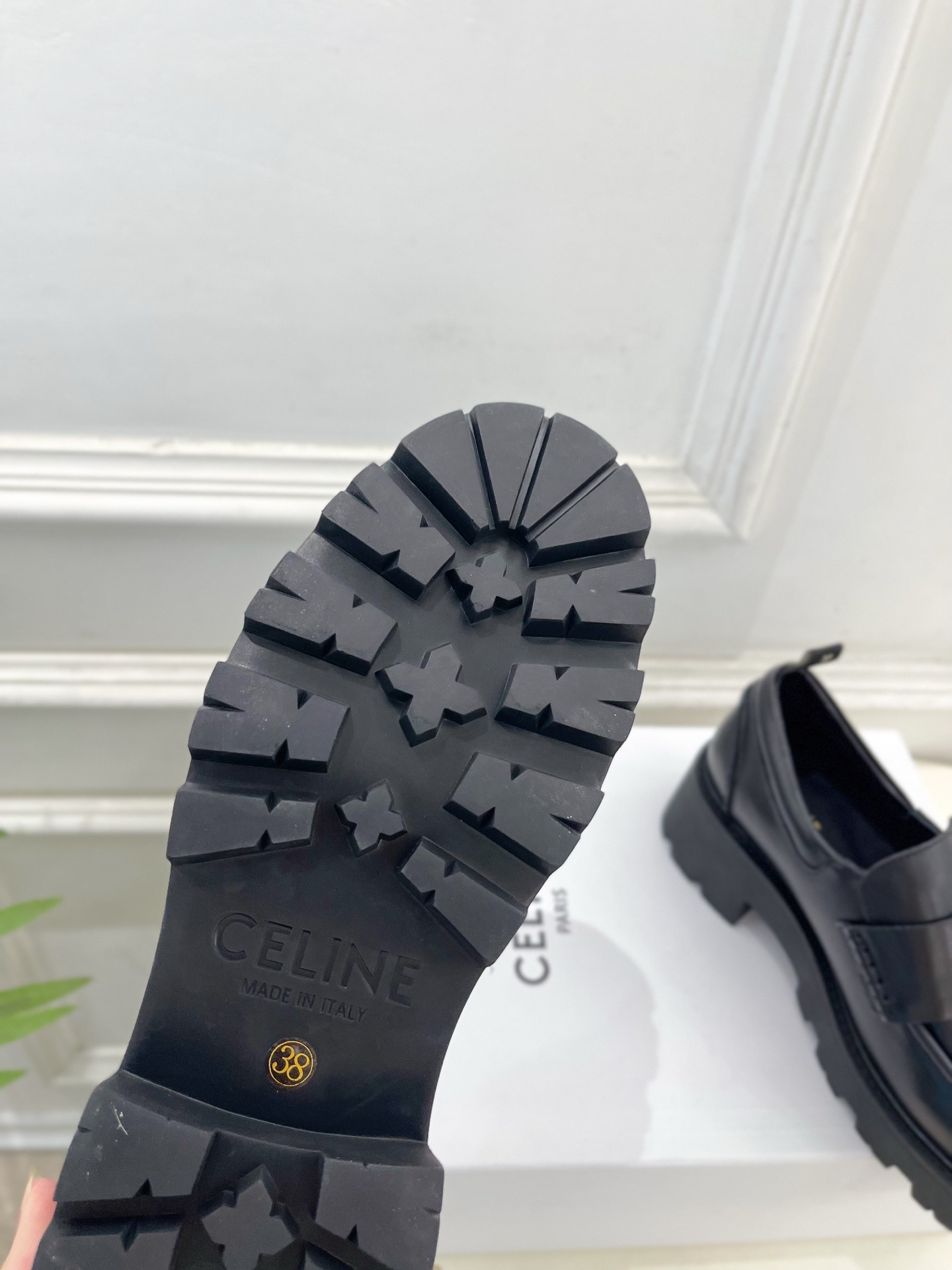 CELINE | 赛琳 25𝐬𝐬 💛2025秋冬新品 凯旋门TRIOMPHE厚底复古乐福鞋上新!🔜BS