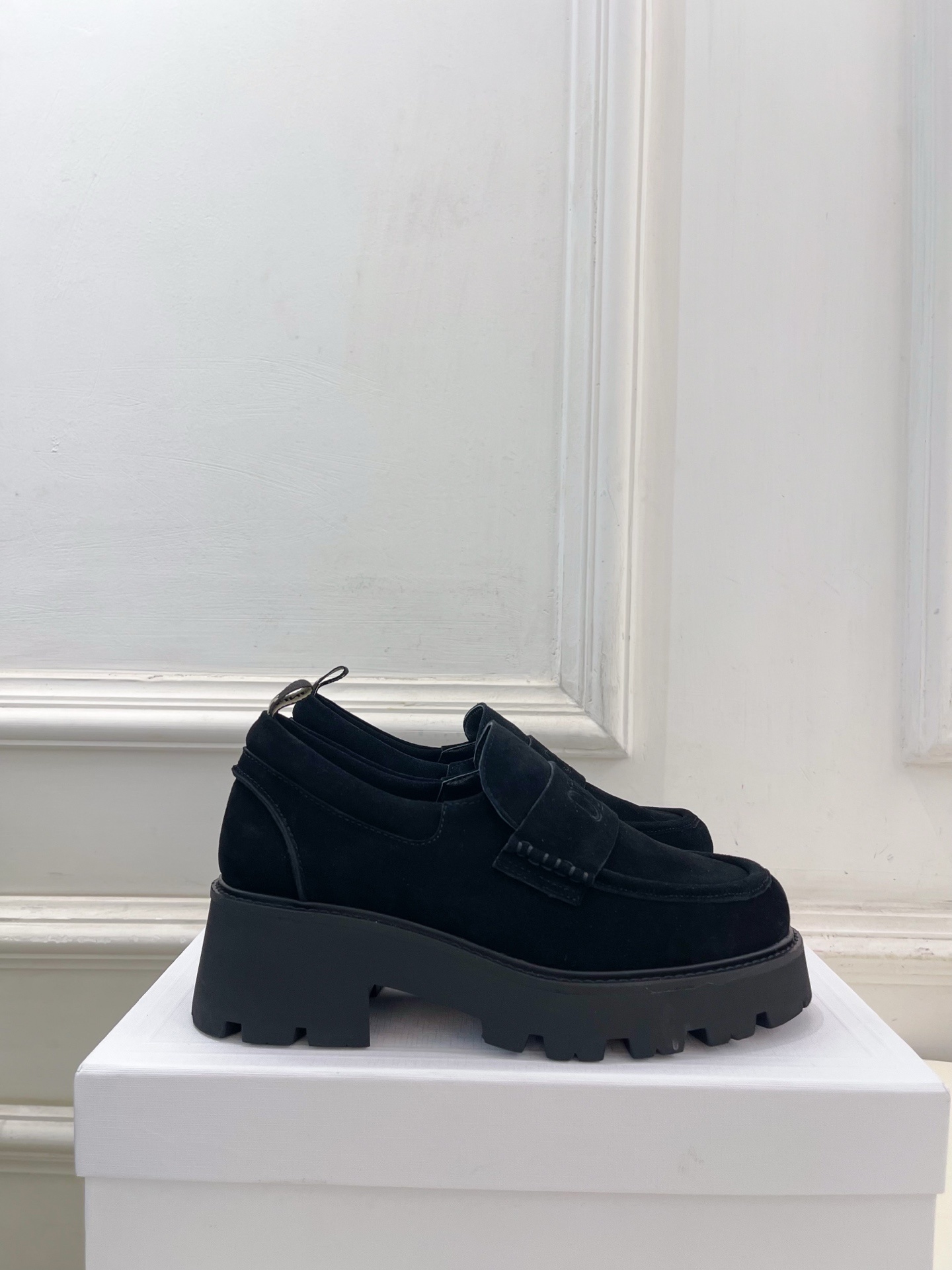 CELINE | 赛琳 25𝐬𝐬 💛2025秋冬新品 凯旋门TRIOMPHE厚底复古乐福鞋上新!🔜BS