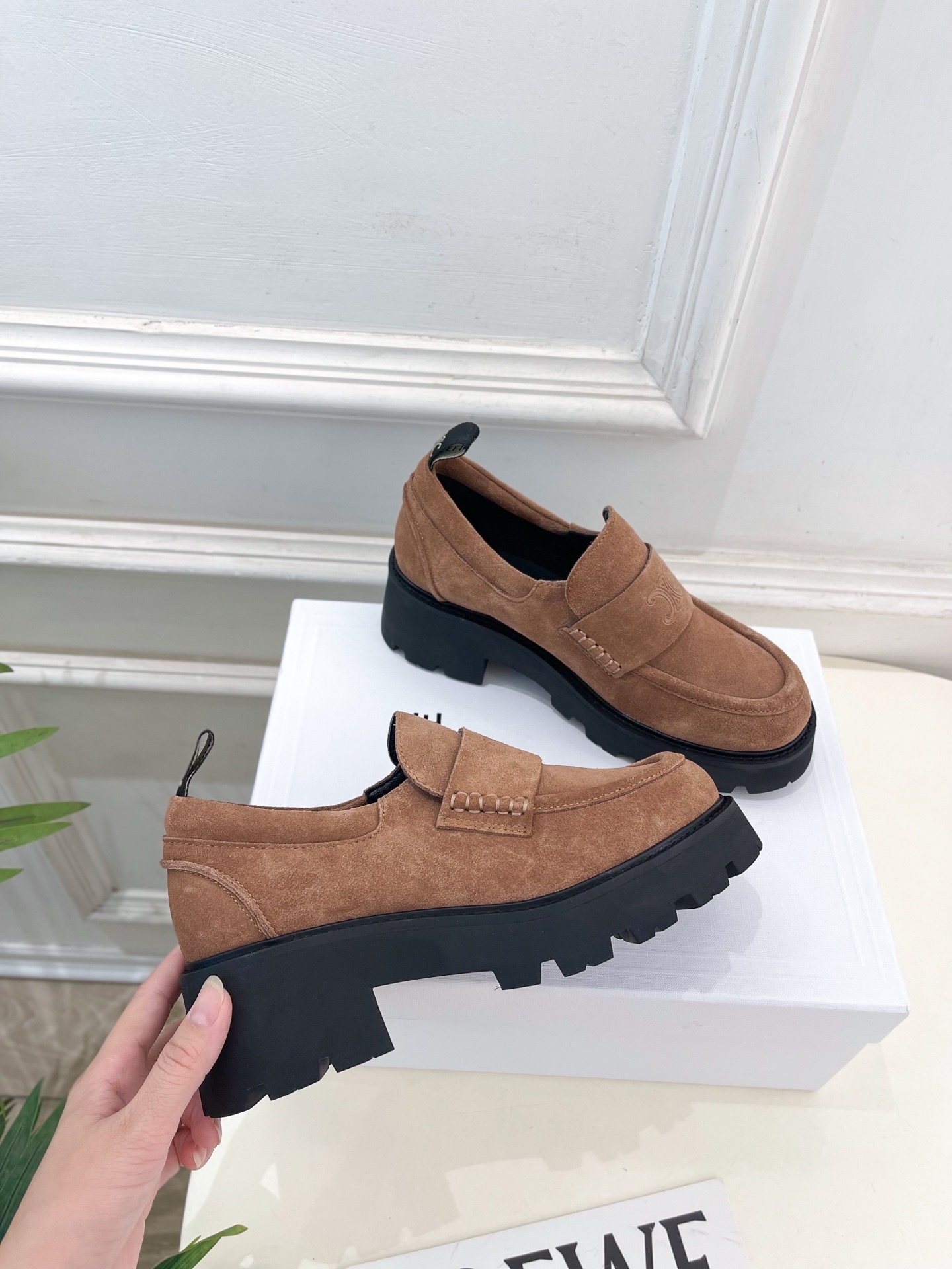 CELINE | 赛琳 25𝐬𝐬 💛2025秋冬新品 凯旋门TRIOMPHE厚底复古乐福鞋上新!🔜BS