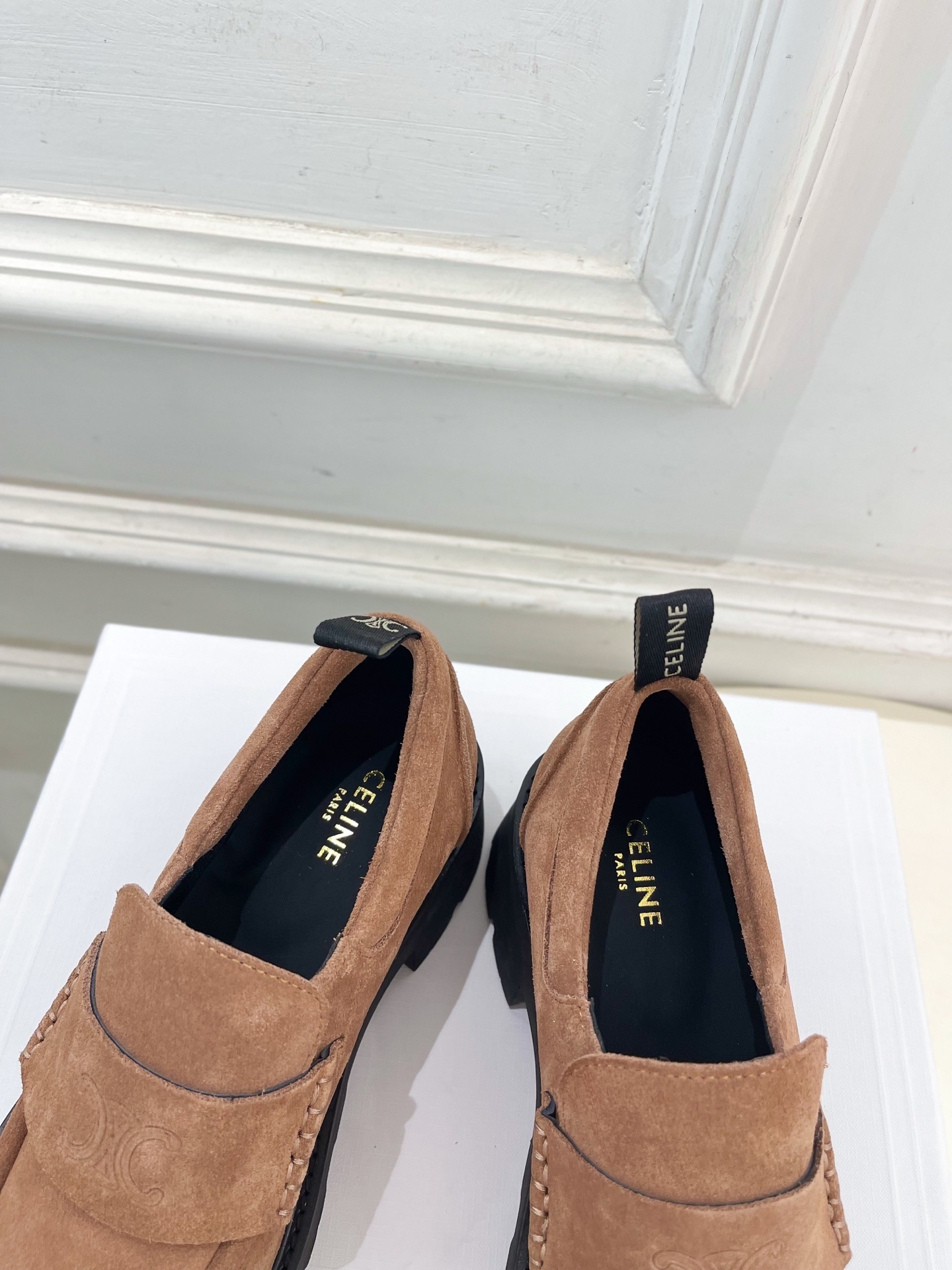 CELINE | 赛琳 25𝐬𝐬 💛2025秋冬新品 凯旋门TRIOMPHE厚底复古乐福鞋上新!🔜BS