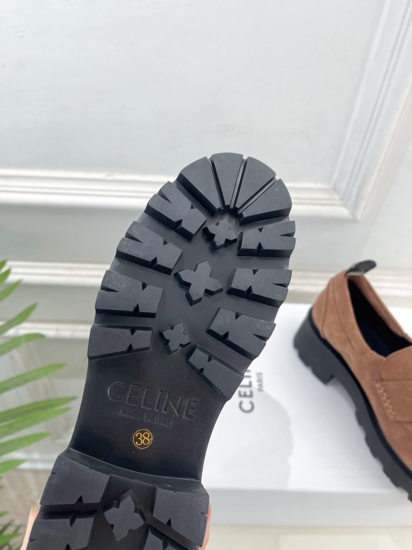 CELINE | 赛琳 25𝐬𝐬 💛2025秋冬新品 凯旋门TRIOMPHE厚底复古乐福鞋上新!🔜BS
