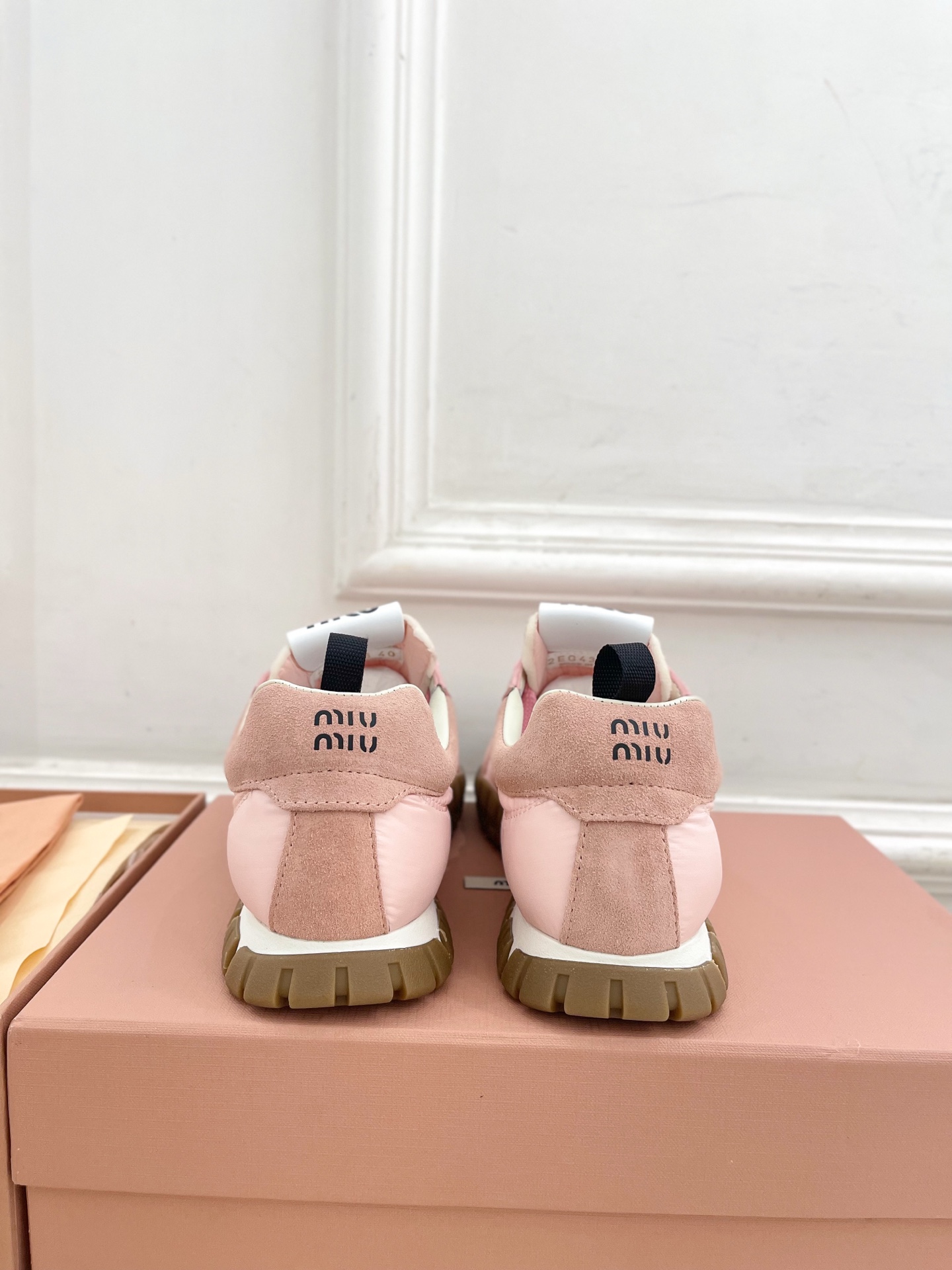Miu Miu | 缪缪 25𝐬𝐬🖤专柜主打最新秀款 2025秋冬新品Tyre系列休闲运动鞋火爆上新！🍒