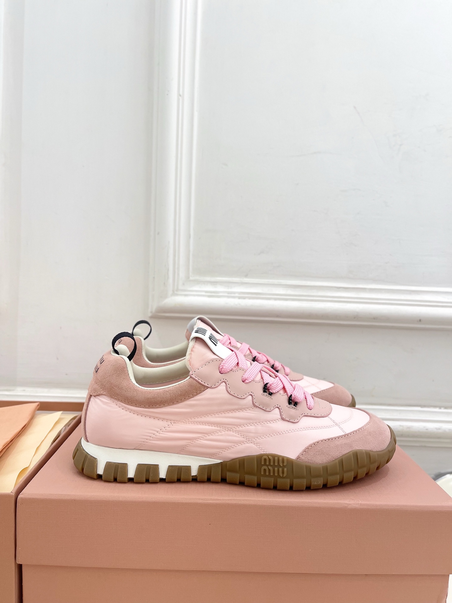 Miu Miu | 缪缪 25𝐬𝐬🖤专柜主打最新秀款 2025秋冬新品Tyre系列休闲运动鞋火爆上新！🍒