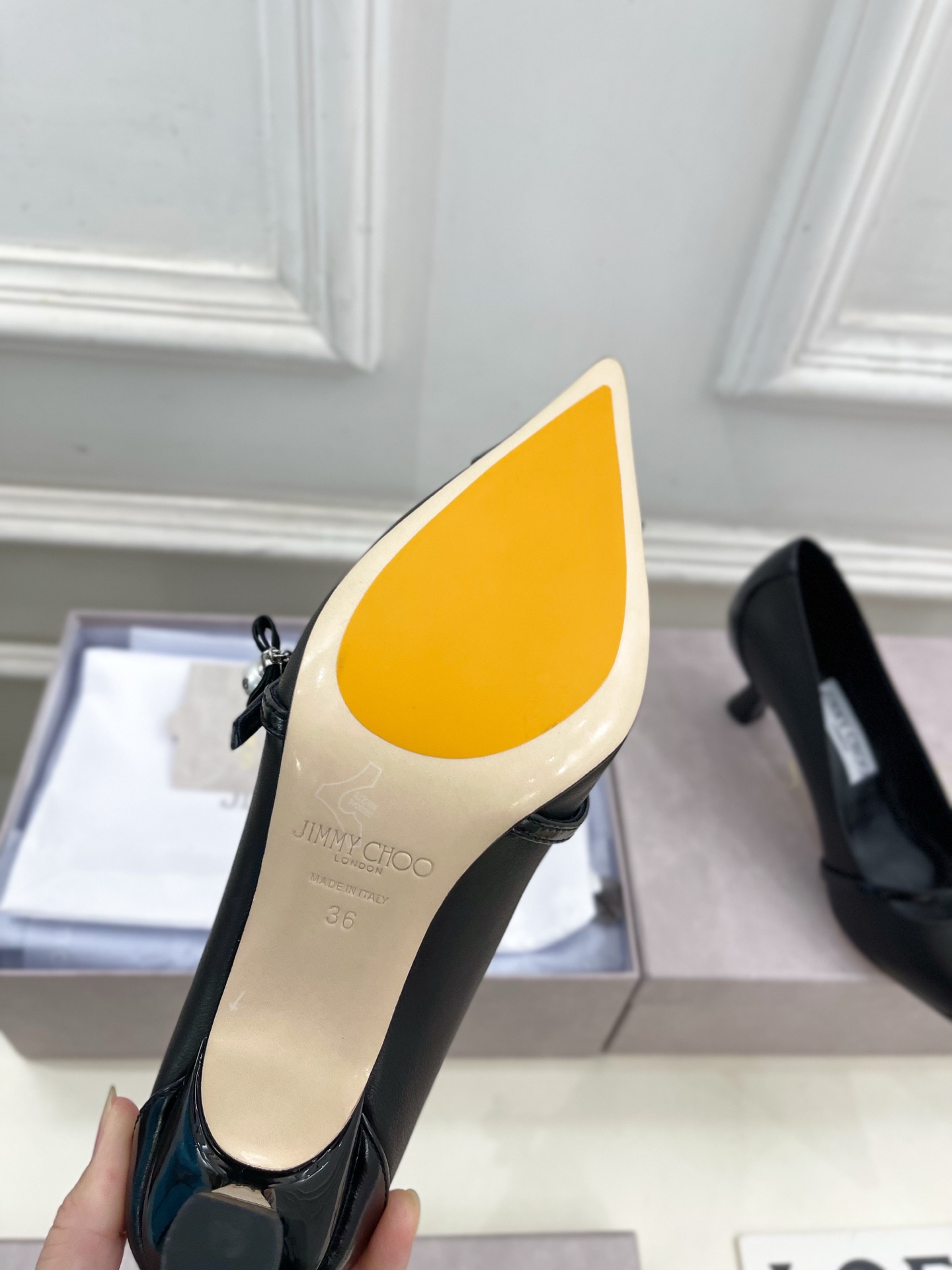 JimmyChoo✨吉米周 25ss ——— 2025BS春夏新品 专柜最新AREN PUM珍珠吊饰尖头