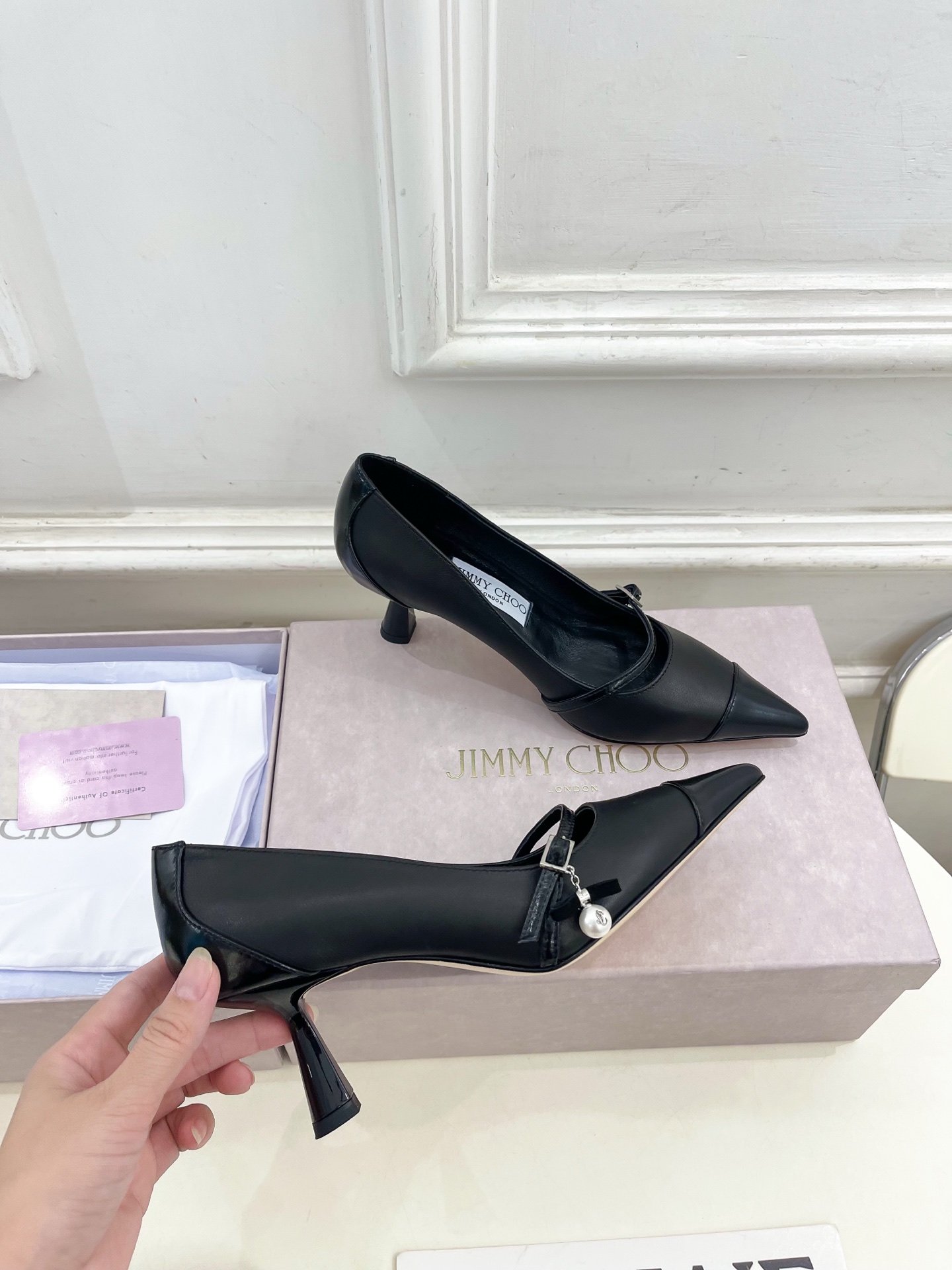 JimmyChoo✨吉米周 25ss ——— 2025BS春夏新品 专柜最新AREN PUM珍珠吊饰尖头