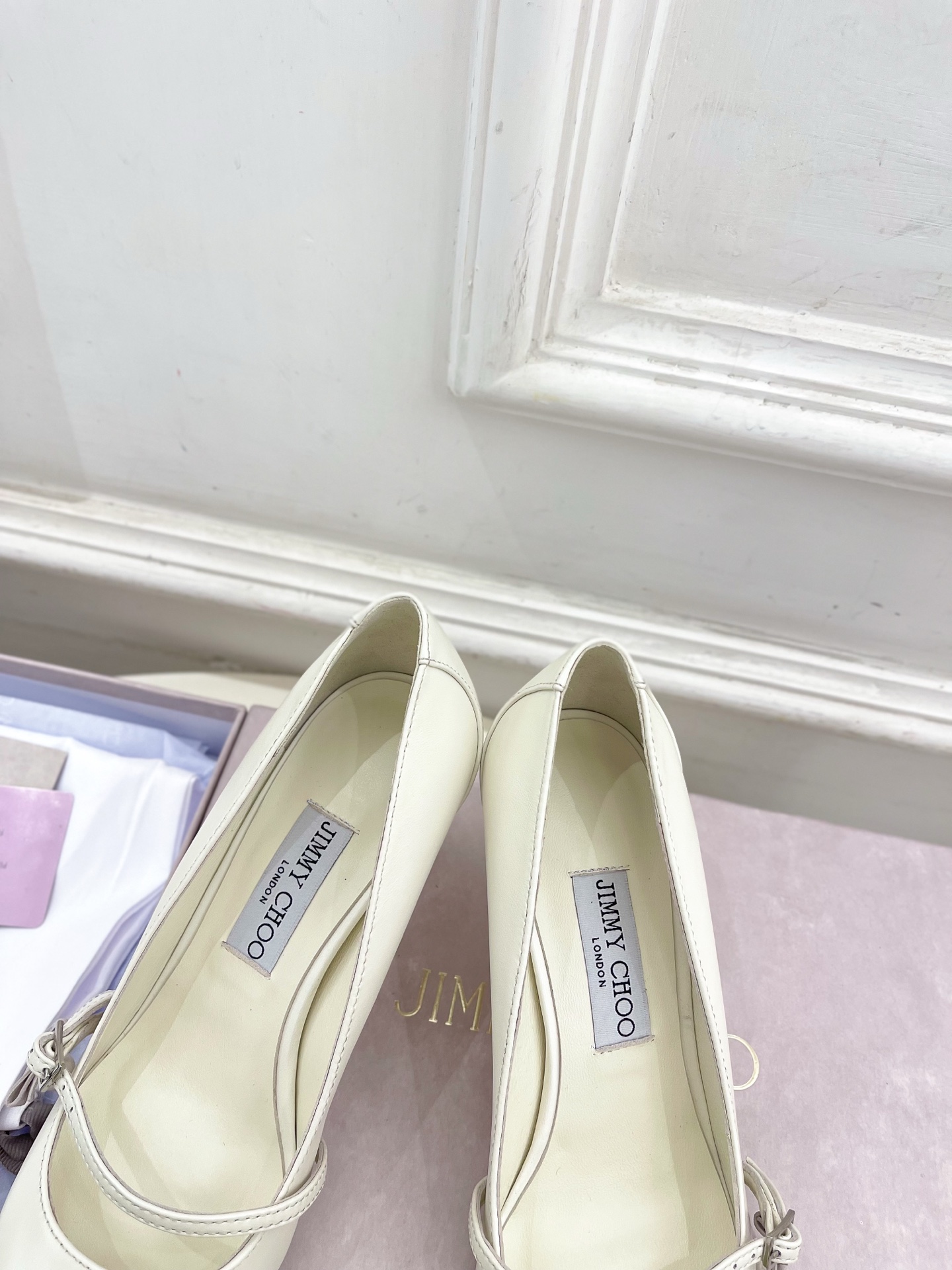 JimmyChoo✨吉米周 25ss ——— 2025BS春夏新品 专柜最新AREN PUM珍珠吊饰尖头