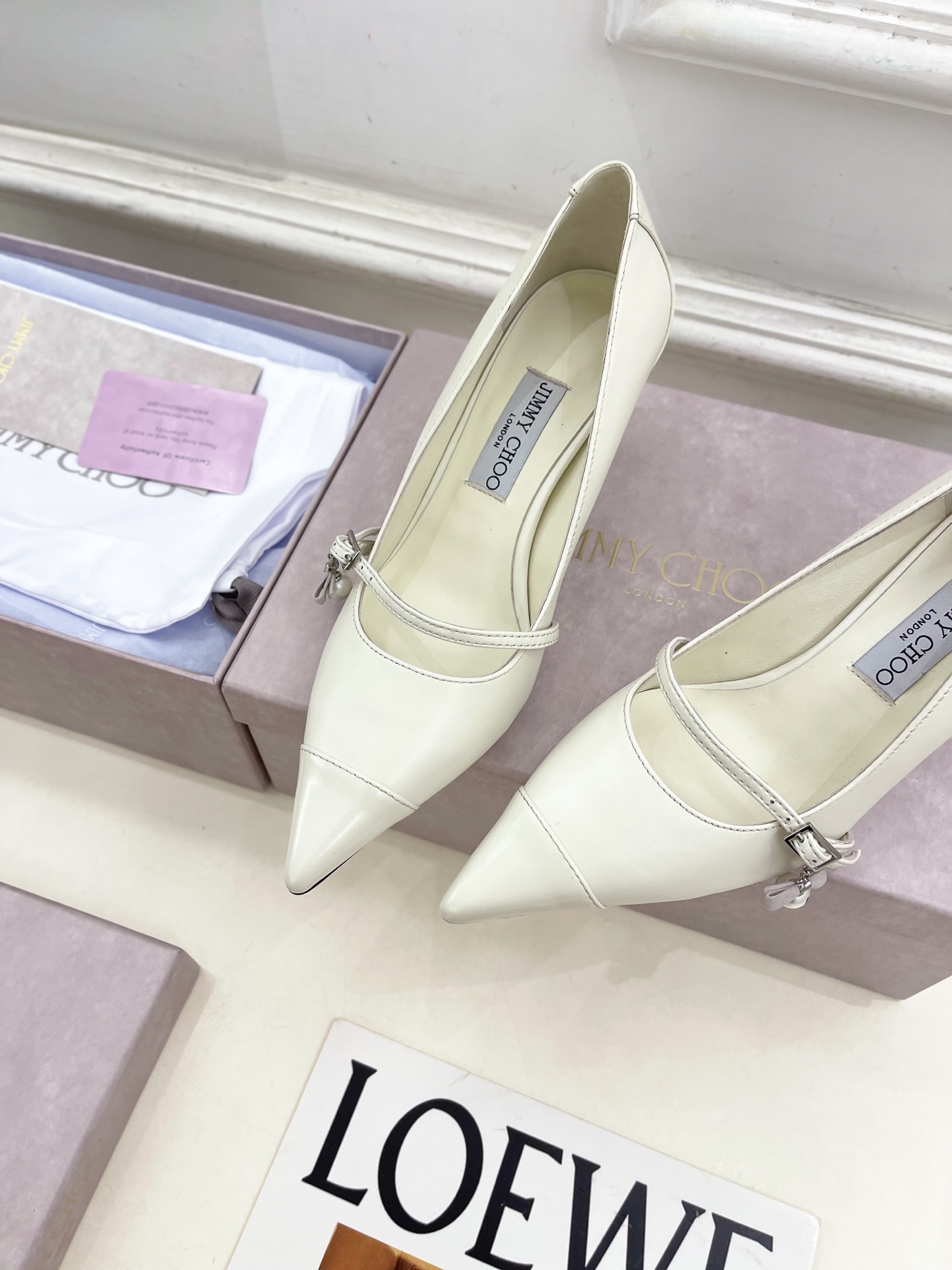 JimmyChoo✨吉米周 25ss ——— 2025BS春夏新品 专柜最新AREN PUM珍珠吊饰尖头