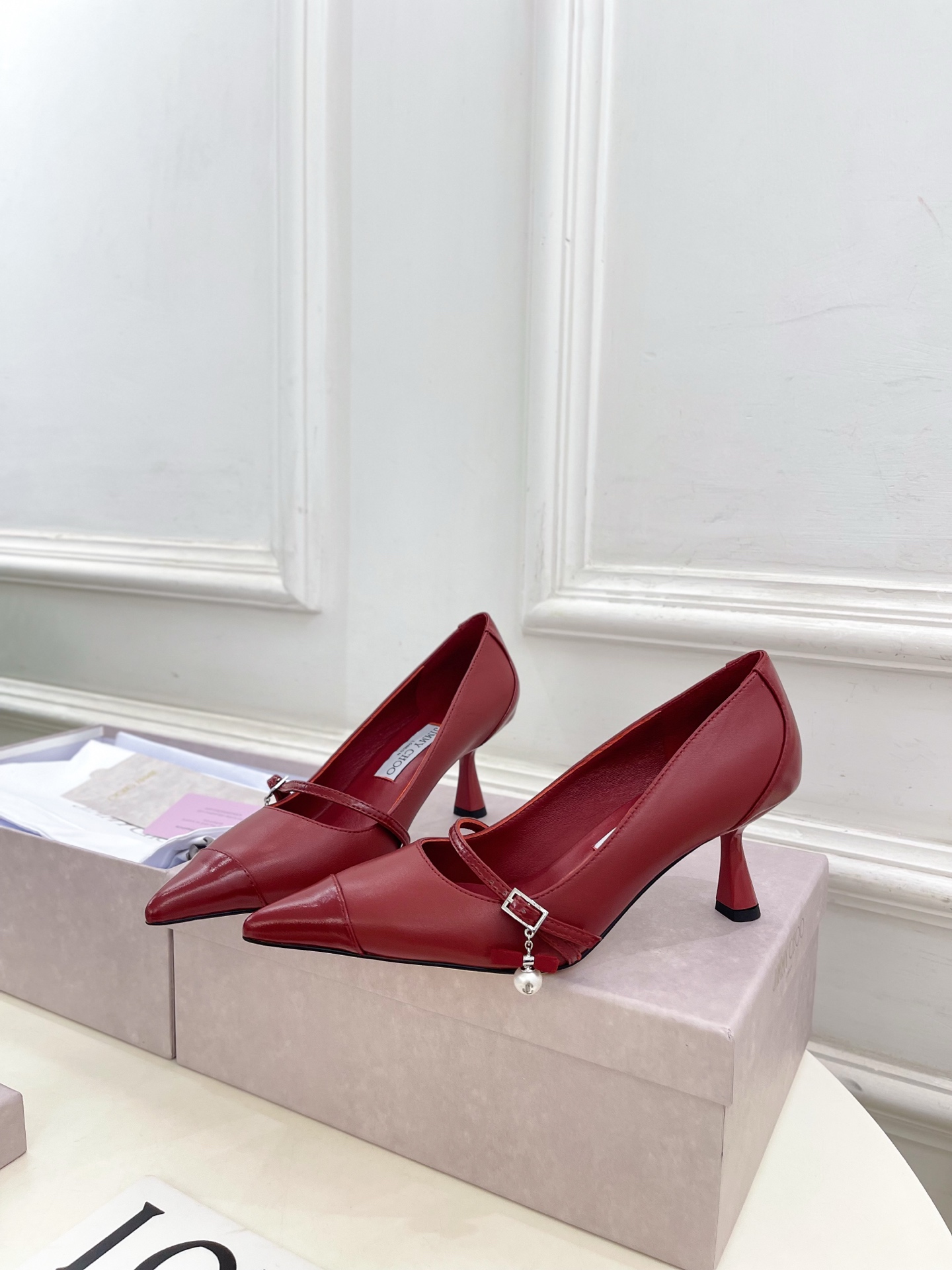 JimmyChoo✨吉米周 25ss ——— 2025BS春夏新品 专柜最新AREN PUM珍珠吊饰尖头