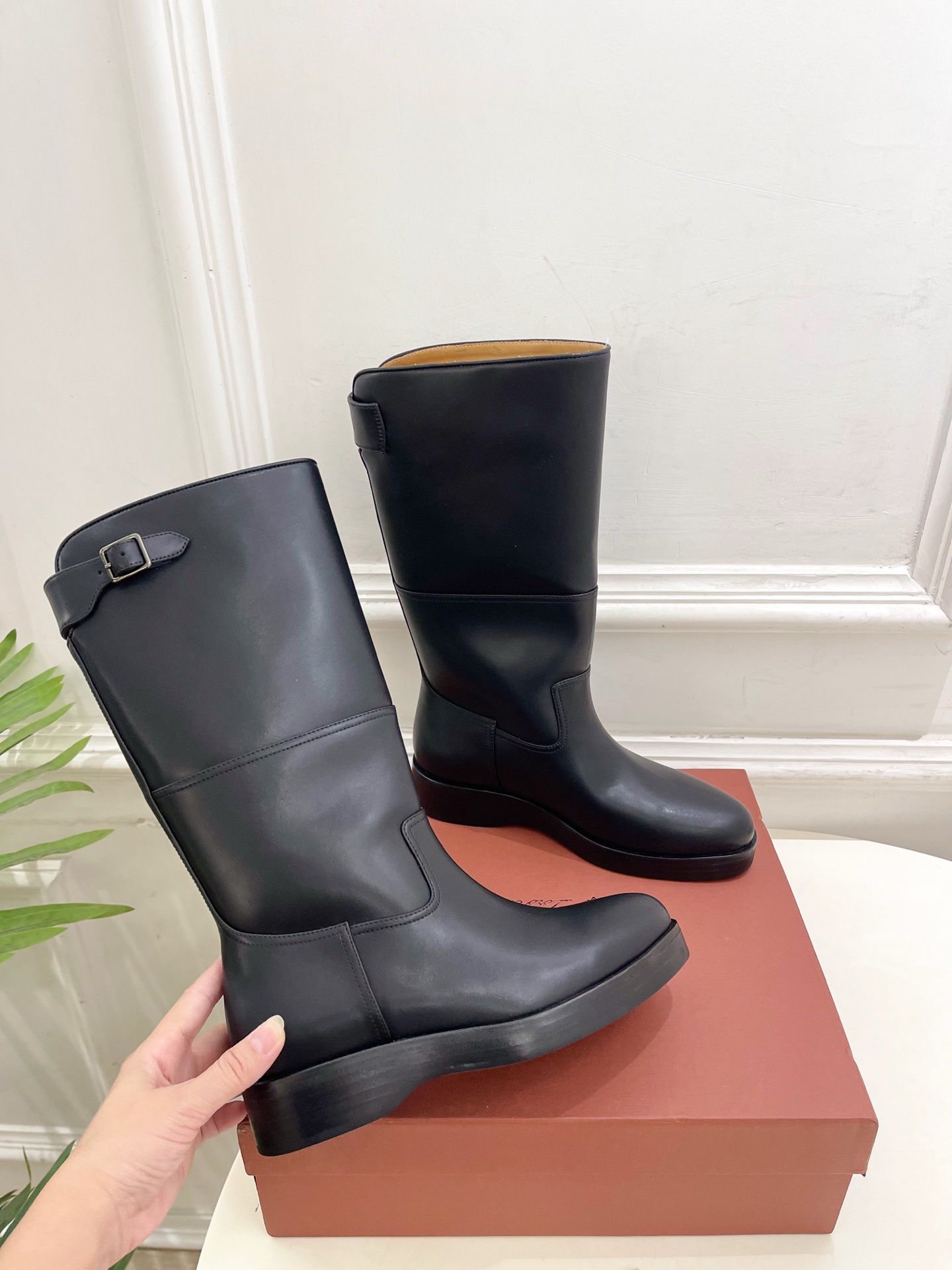 Loro Piana 乐悠翩雅 代购级别⚠️2025秋冬新品 复古简约扣带中筒靴—————————LP是