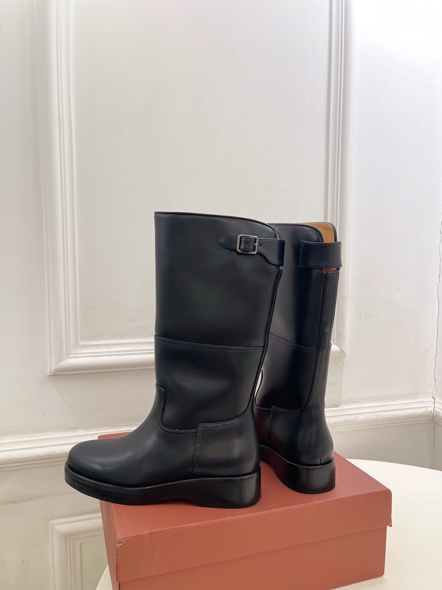 Loro Piana 乐悠翩雅 代购级别⚠️2025秋冬新品 复古简约扣带中筒靴—————————LP是