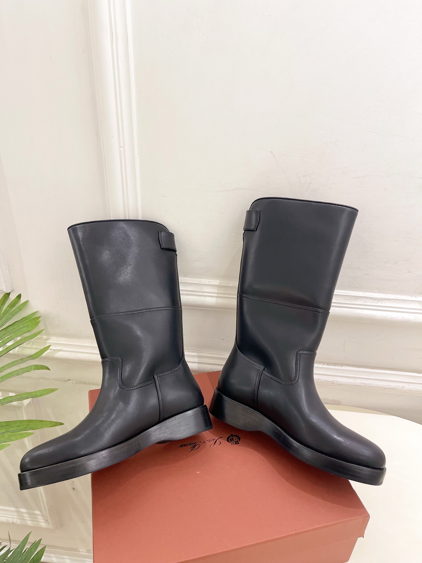 Loro Piana 乐悠翩雅 代购级别⚠️2025秋冬新品 复古简约扣带中筒靴—————————LP是