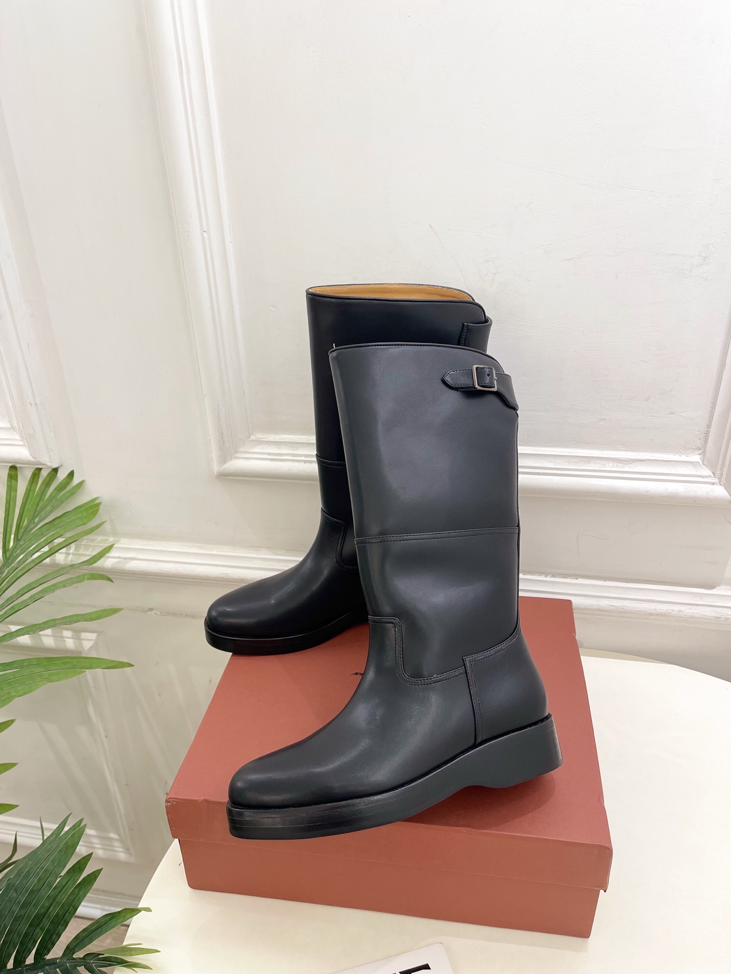 Loro Piana 乐悠翩雅 代购级别⚠️2025秋冬新品 复古简约扣带中筒靴—————————LP是