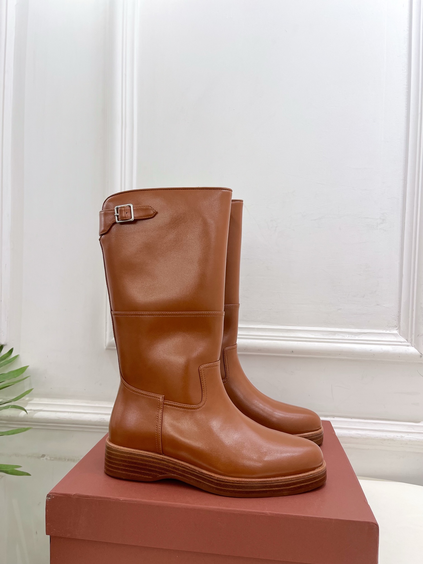 Loro Piana 乐悠翩雅 代购级别⚠️2025秋冬新品 复古简约扣带中筒靴—————————LP是