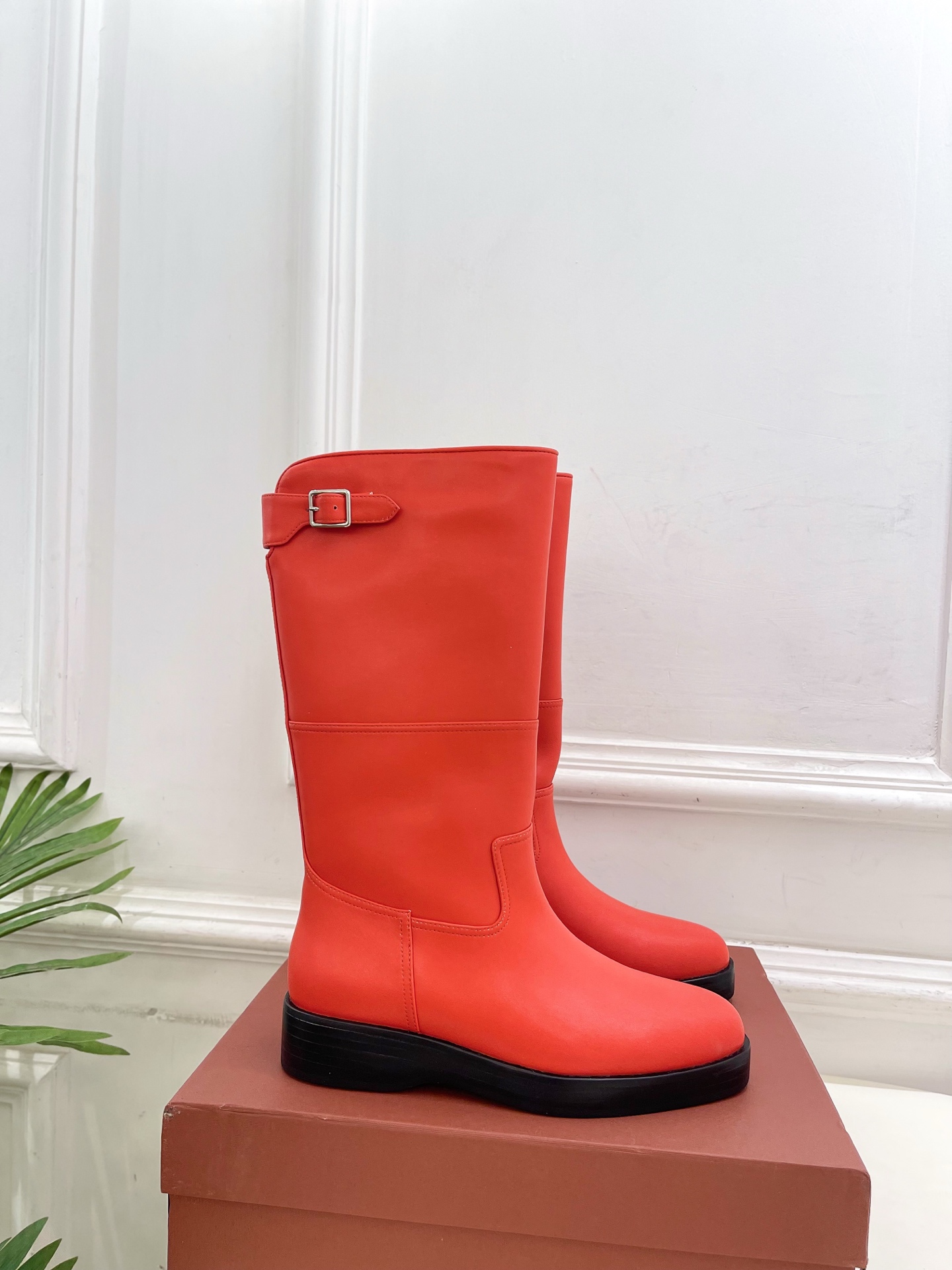 Loro Piana 乐悠翩雅 代购级别⚠️2025秋冬新品 复古简约扣带中筒靴—————————LP是