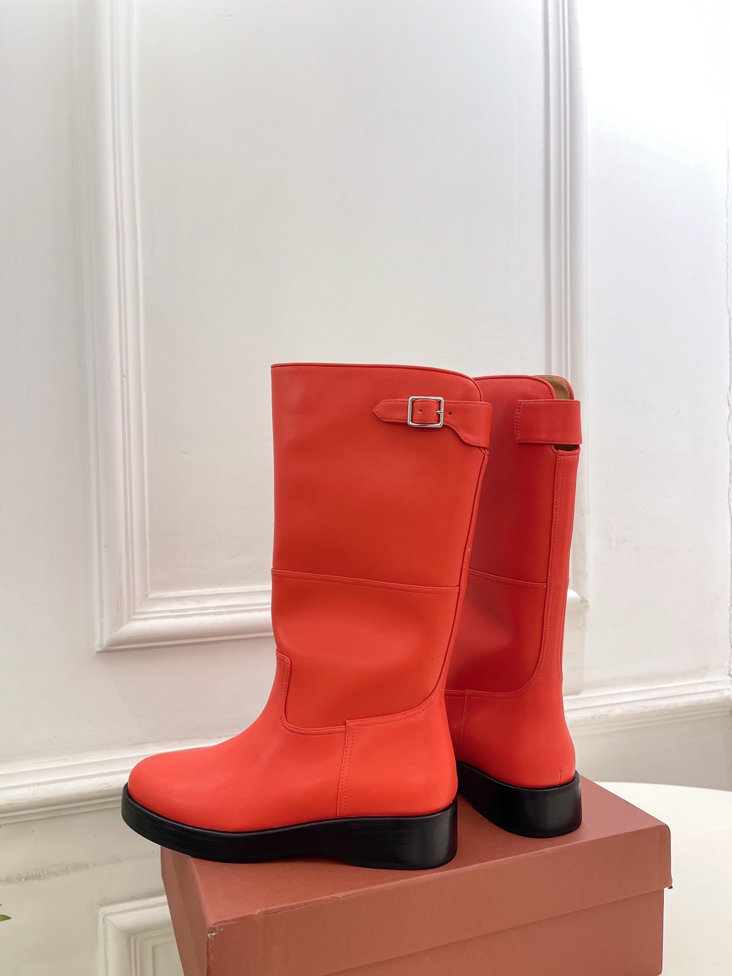 Loro Piana 乐悠翩雅 代购级别⚠️2025秋冬新品 复古简约扣带中筒靴—————————LP是