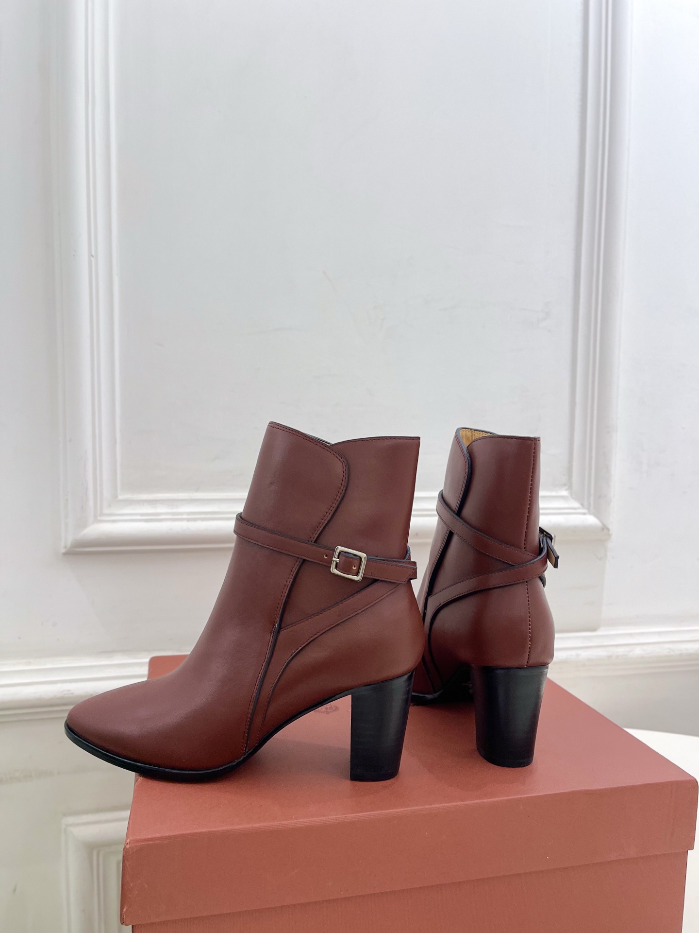 Loro Piana 乐悠翩雅 代购级别⚠️2025秋冬新品 复古简约扣带短靴—————————LP是意