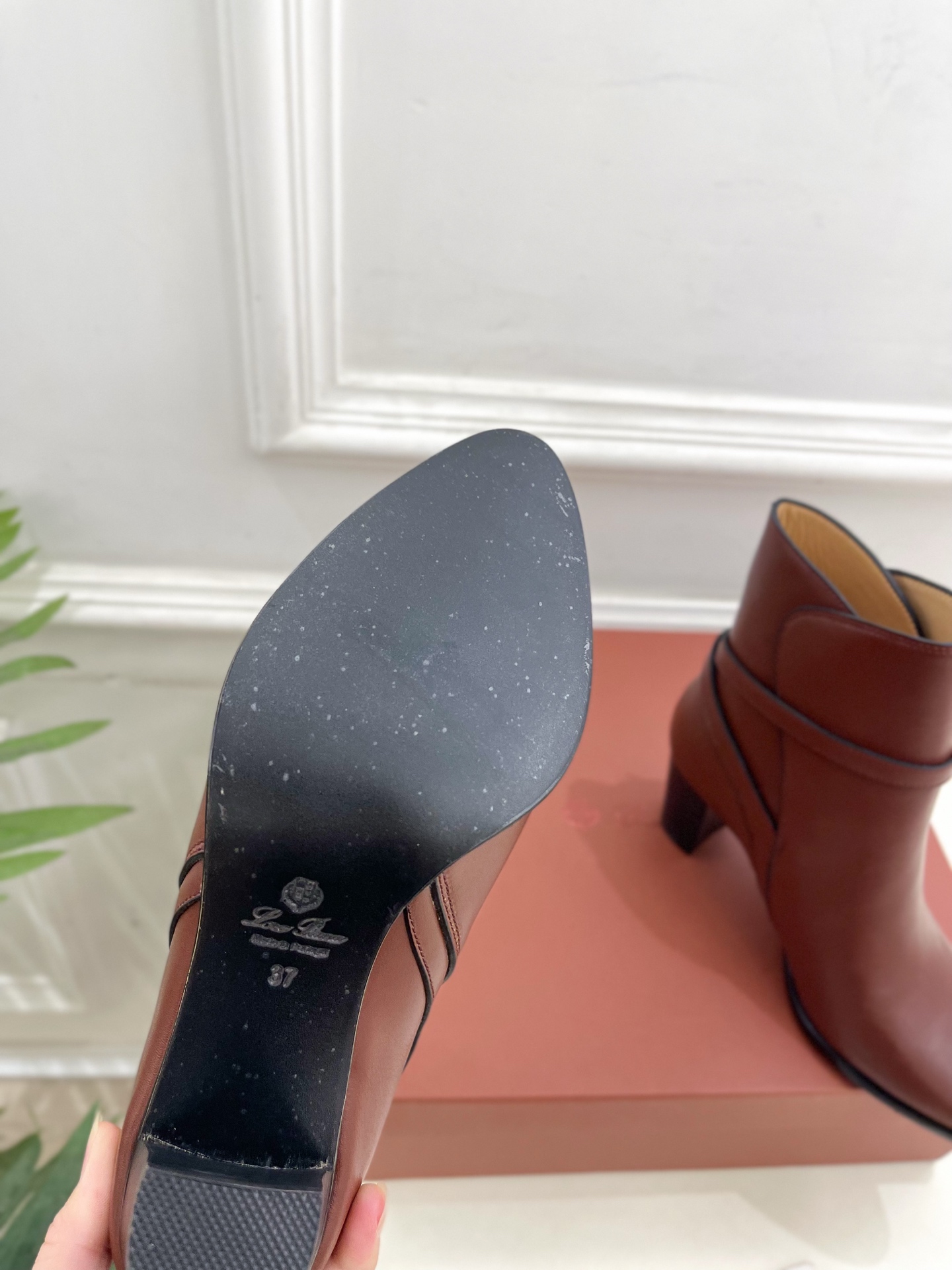 Loro Piana 乐悠翩雅 代购级别⚠️2025秋冬新品 复古简约扣带短靴—————————LP是意