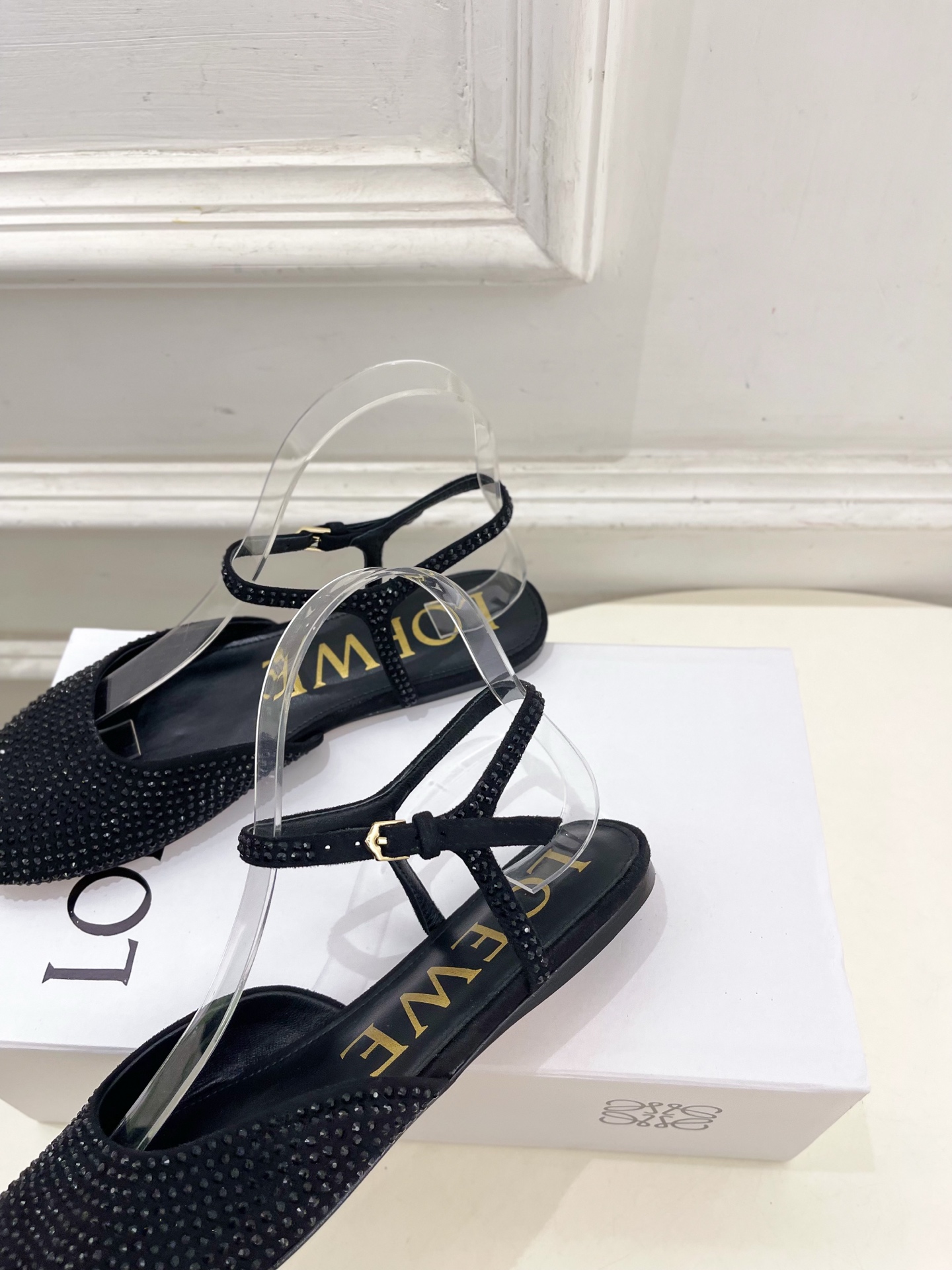 LOEWE 罗意威 2025秋冬新品 Toy踝带钻面芭蕾舞平底鞋、高跟鞋—————————LOEWE作为