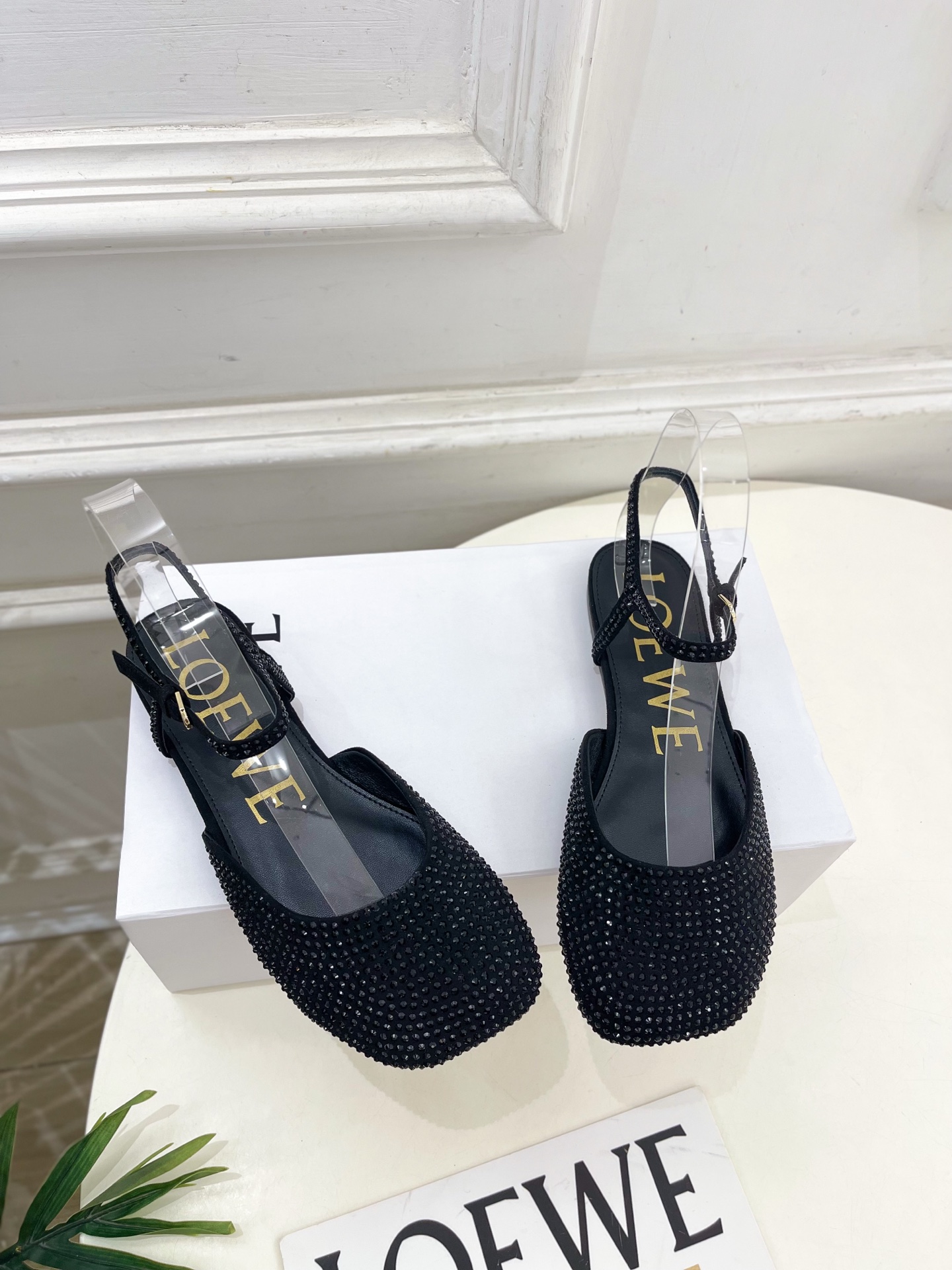 LOEWE 罗意威 2025秋冬新品 Toy踝带钻面芭蕾舞平底鞋、高跟鞋—————————LOEWE作为