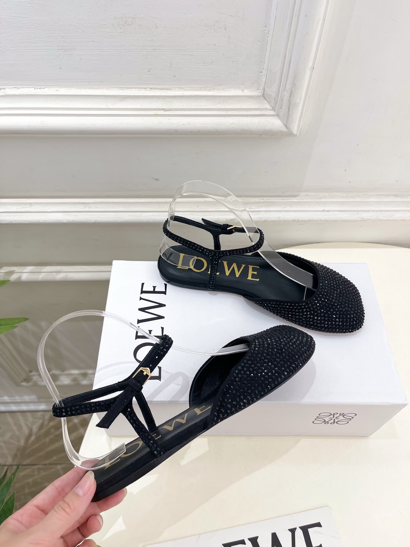 LOEWE 罗意威 2025秋冬新品 Toy踝带钻面芭蕾舞平底鞋、高跟鞋—————————LOEWE作为