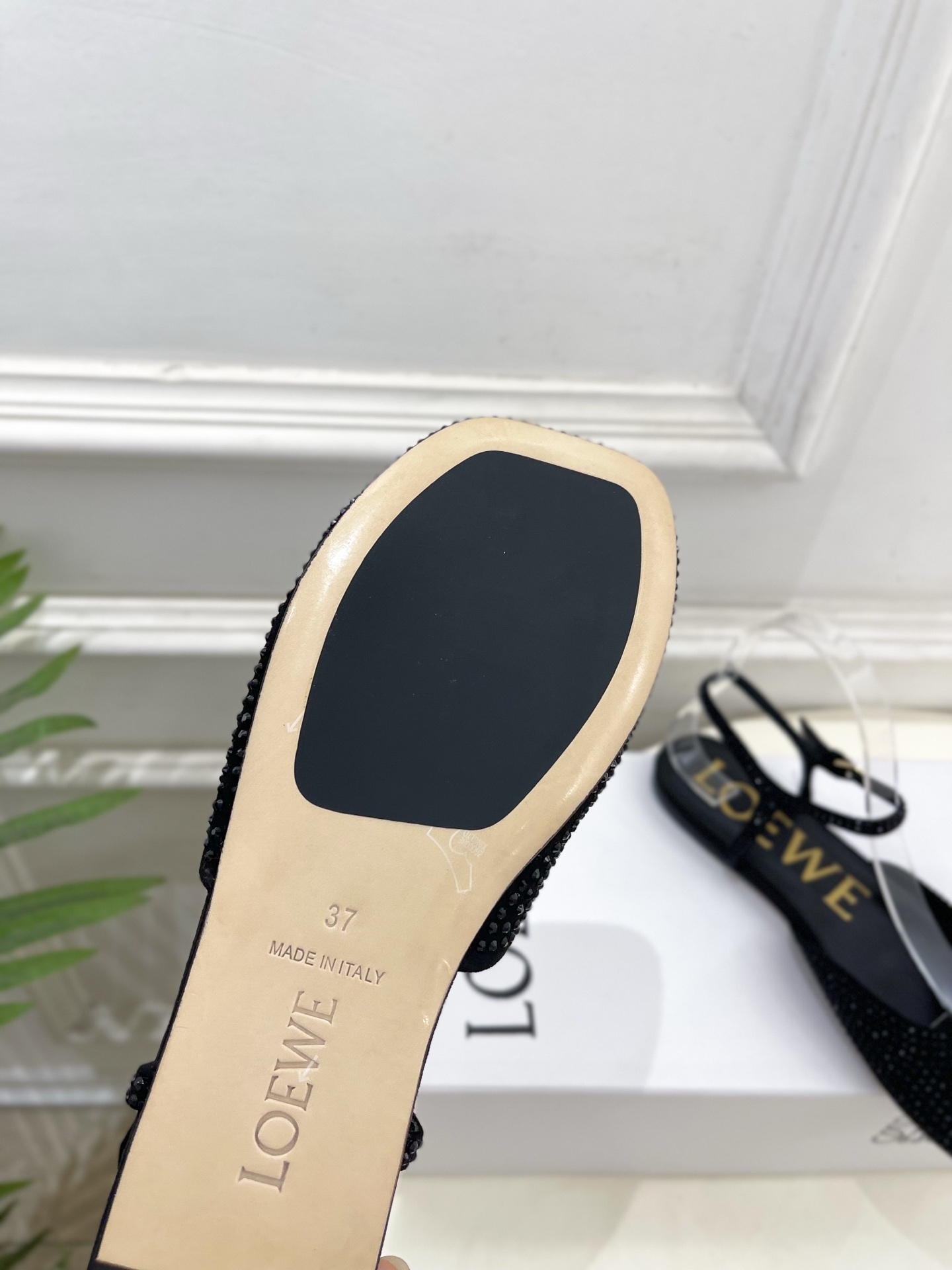 LOEWE 罗意威 2025秋冬新品 Toy踝带钻面芭蕾舞平底鞋、高跟鞋—————————LOEWE作为