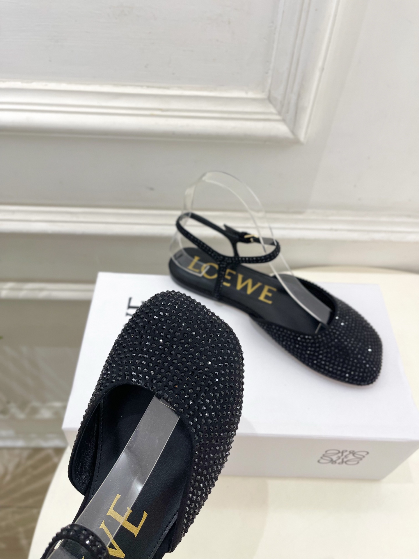 LOEWE 罗意威 2025秋冬新品 Toy踝带钻面芭蕾舞平底鞋、高跟鞋—————————LOEWE作为