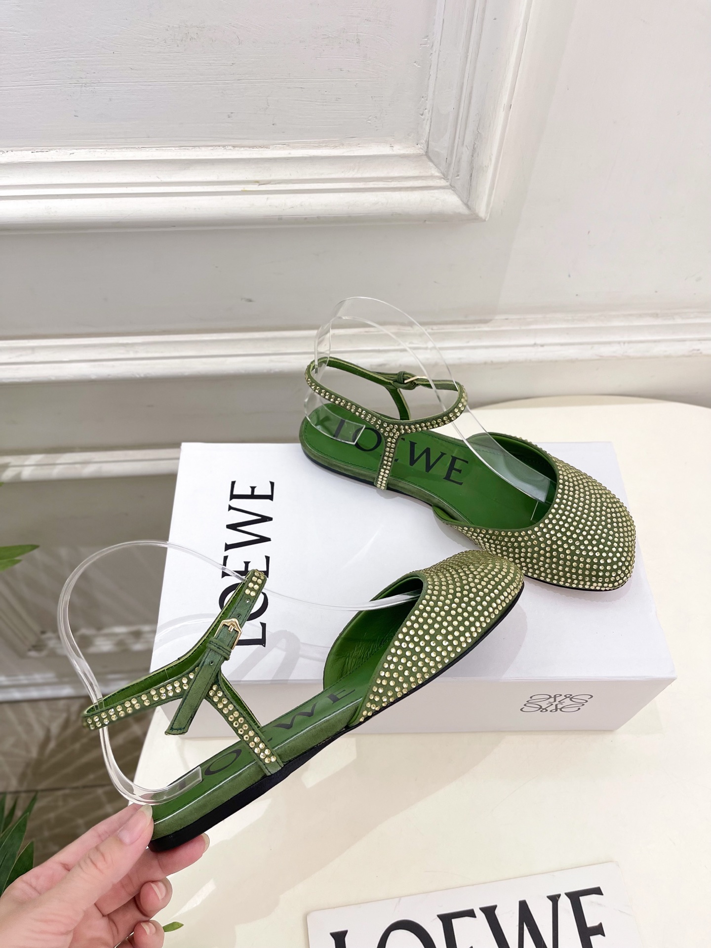 LOEWE 罗意威 2025秋冬新品 Toy踝带钻面芭蕾舞平底鞋、高跟鞋—————————LOEWE作为
