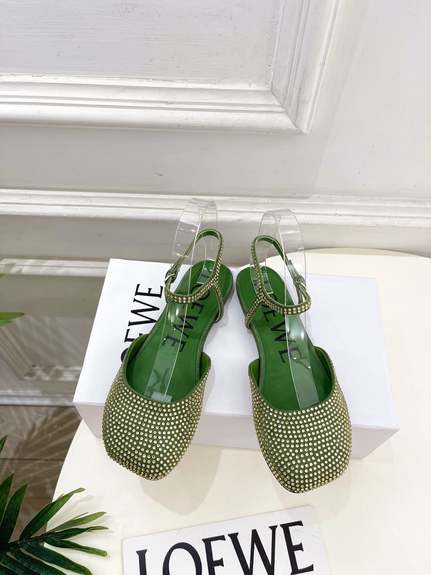 LOEWE 罗意威 2025秋冬新品 Toy踝带钻面芭蕾舞平底鞋、高跟鞋—————————LOEWE作为