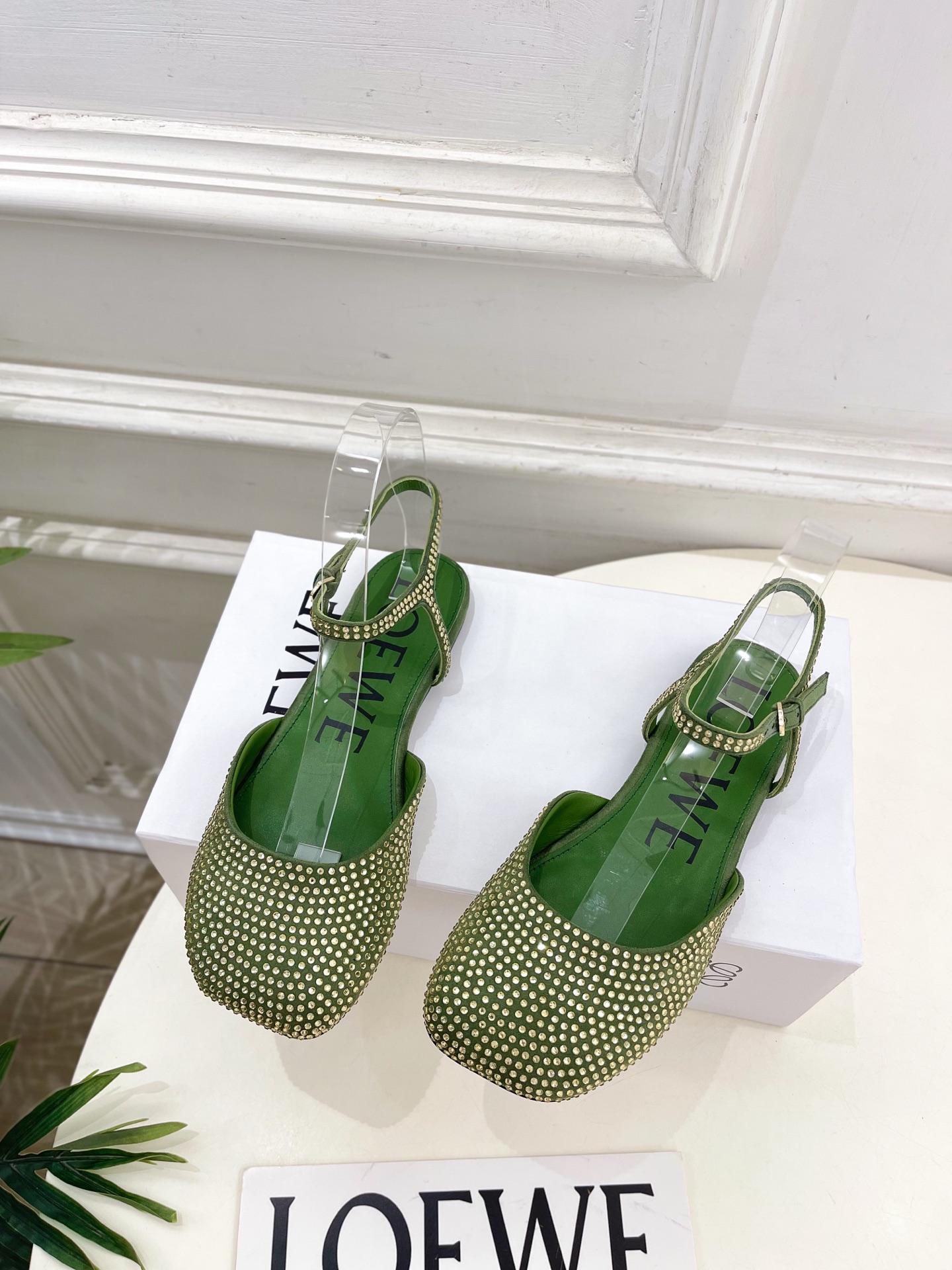 LOEWE 罗意威 2025秋冬新品 Toy踝带钻面芭蕾舞平底鞋、高跟鞋—————————LOEWE作为