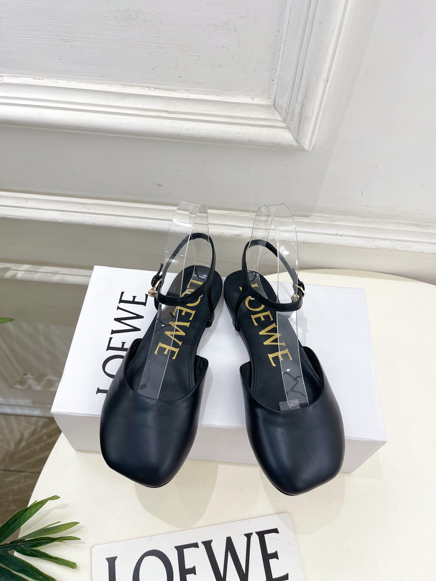 LOEWE 罗意威 2025秋冬新品 Toy 踝带芭蕾舞平底鞋、高跟鞋—————————LOEWE作为这
