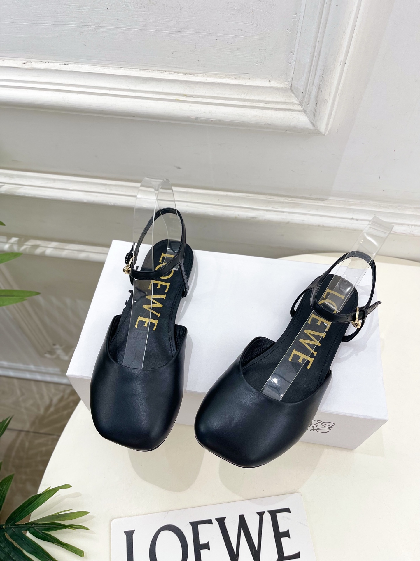 LOEWE 罗意威 2025秋冬新品 Toy 踝带芭蕾舞平底鞋、高跟鞋—————————LOEWE作为这