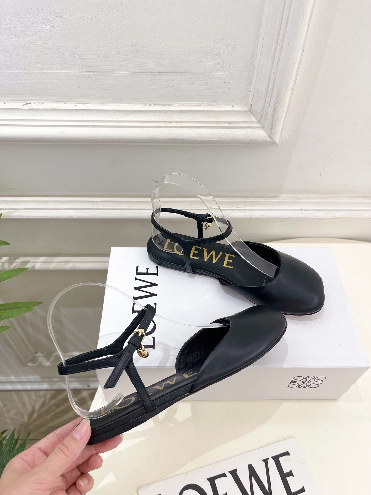 LOEWE 罗意威 2025秋冬新品 Toy 踝带芭蕾舞平底鞋、高跟鞋—————————LOEWE作为这