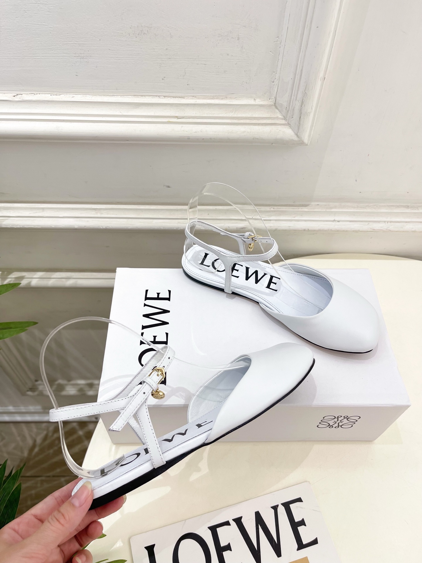 LOEWE 罗意威 2025秋冬新品 Toy 踝带芭蕾舞平底鞋、高跟鞋—————————LOEWE作为这