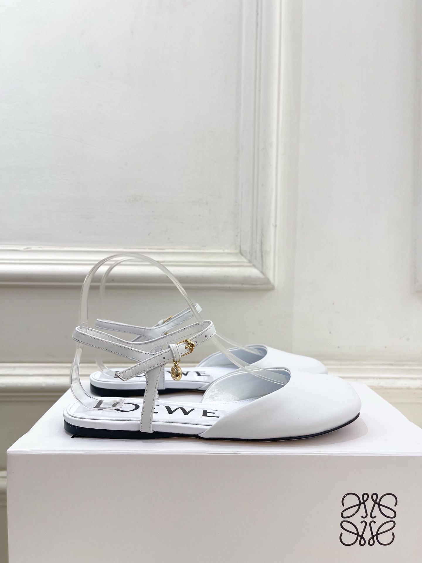 LOEWE 罗意威 2025秋冬新品 Toy 踝带芭蕾舞平底鞋、高跟鞋—————————LOEWE作为这