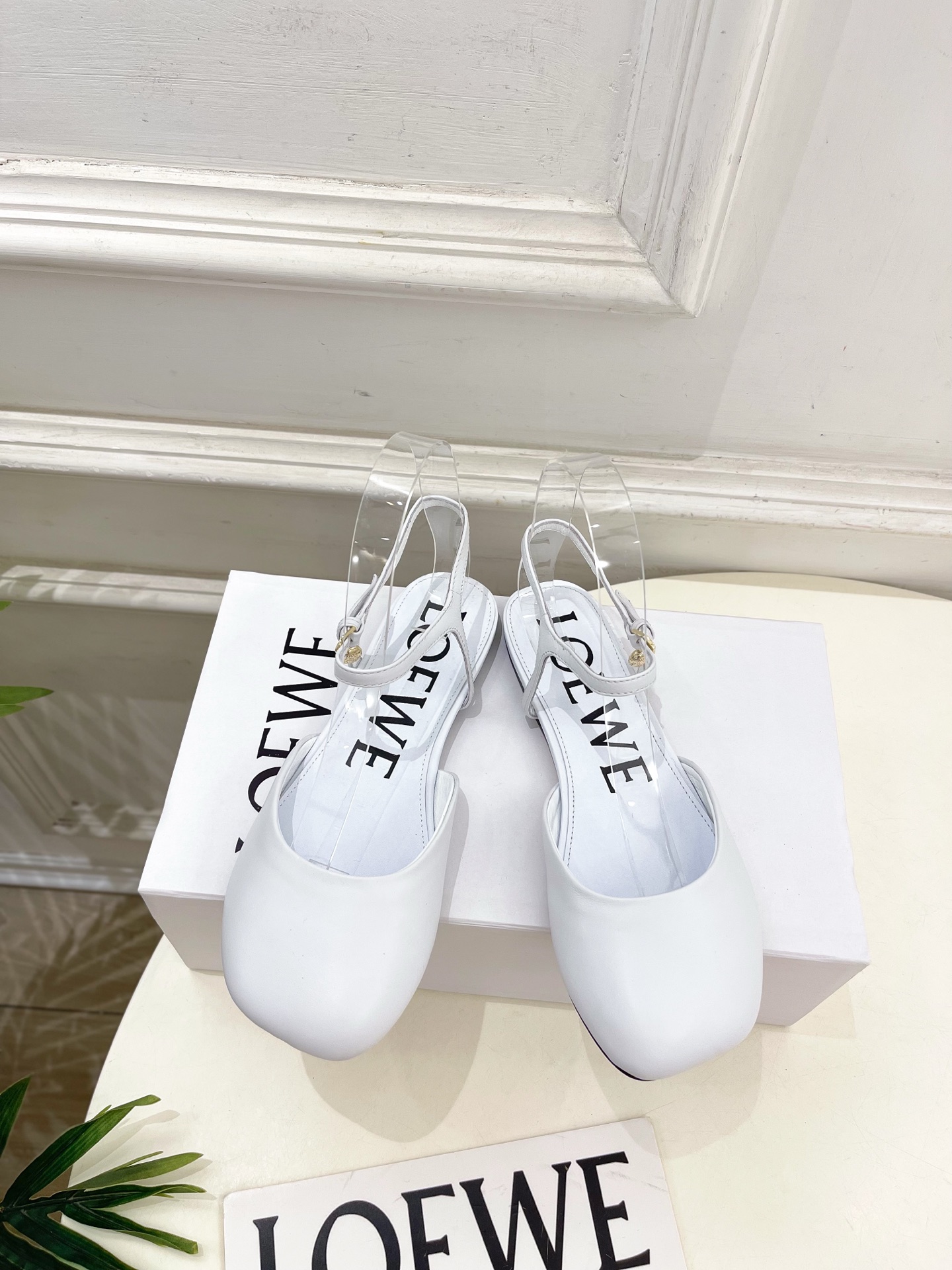 LOEWE 罗意威 2025秋冬新品 Toy 踝带芭蕾舞平底鞋、高跟鞋—————————LOEWE作为这