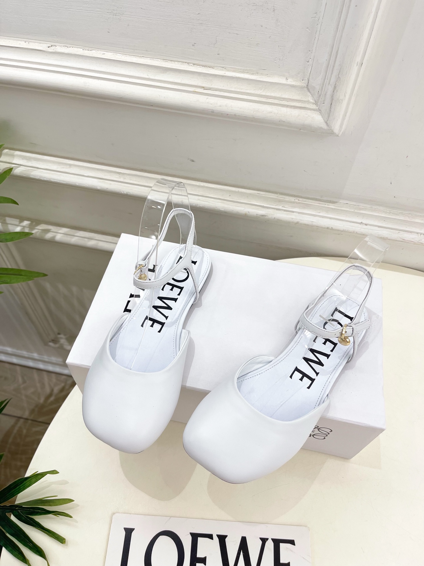 LOEWE 罗意威 2025秋冬新品 Toy 踝带芭蕾舞平底鞋、高跟鞋—————————LOEWE作为这