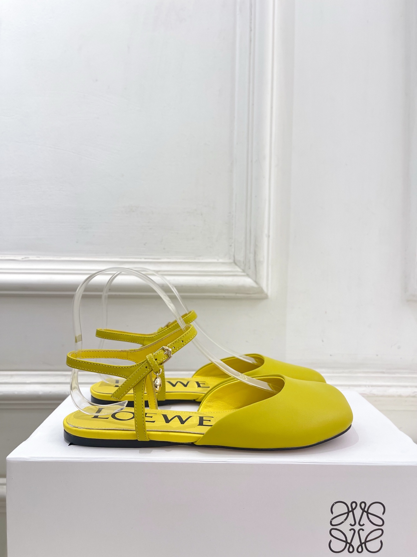 LOEWE 罗意威 2025秋冬新品 Toy 踝带芭蕾舞平底鞋、高跟鞋—————————LOEWE作为这